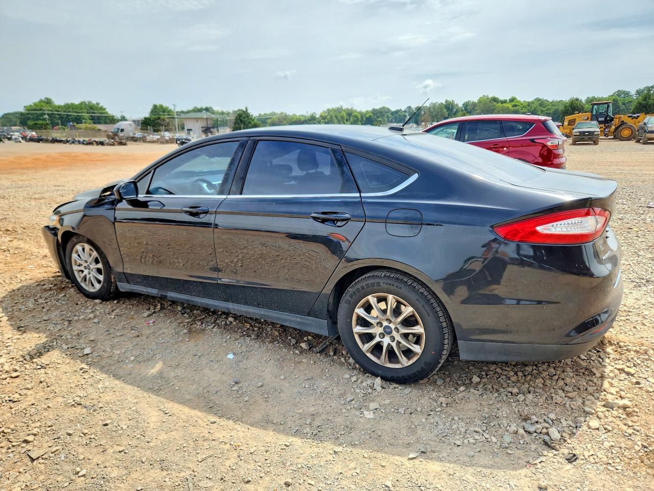 2015 Ford Fusion S Черный vin: 3FA6P0G75FR288945