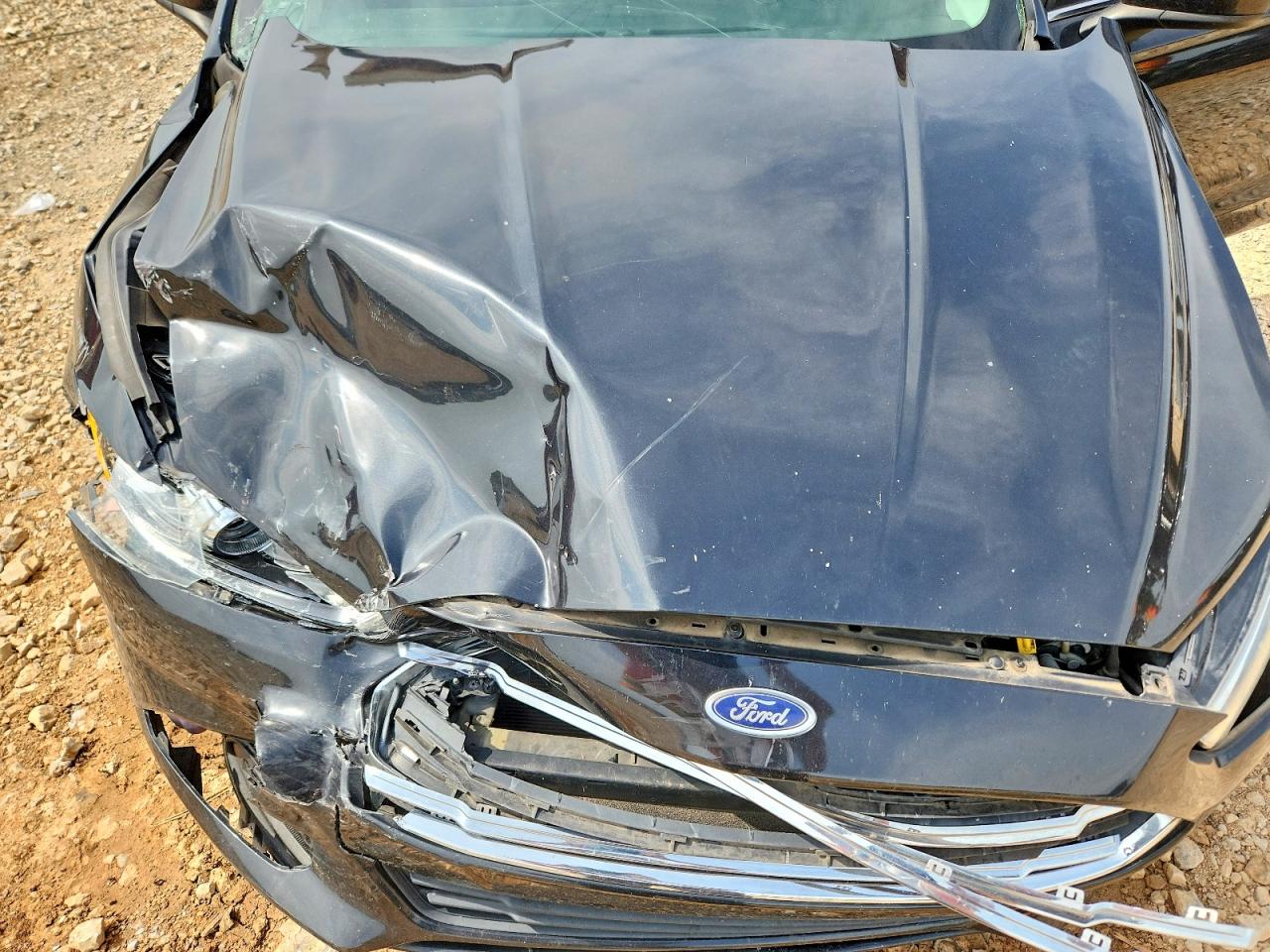 2015 Ford Fusion S Черный vin: 3FA6P0G75FR288945