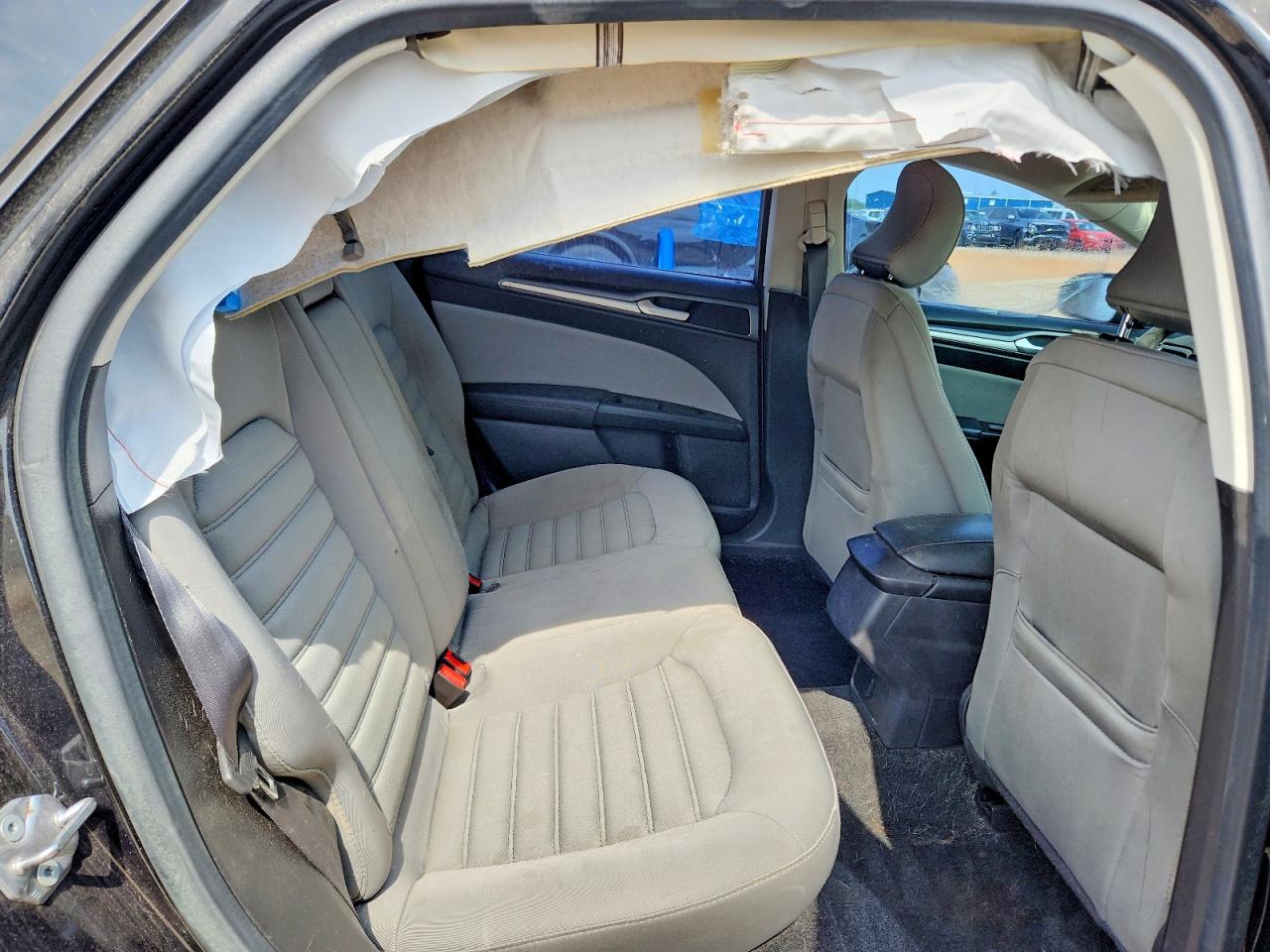 2015 Ford Fusion S Черный vin: 3FA6P0G75FR288945