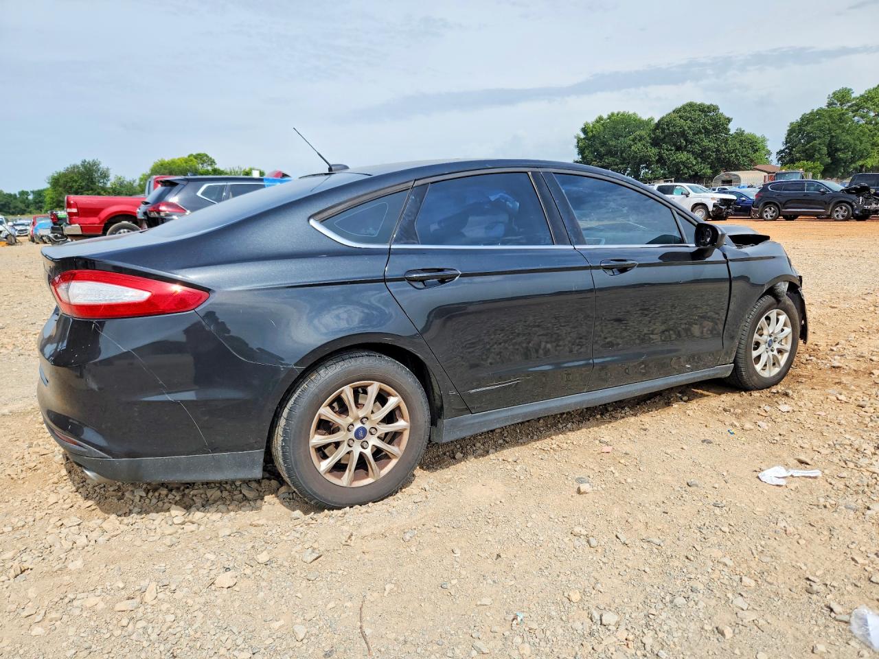 2015 Ford Fusion S Черный vin: 3FA6P0G75FR288945