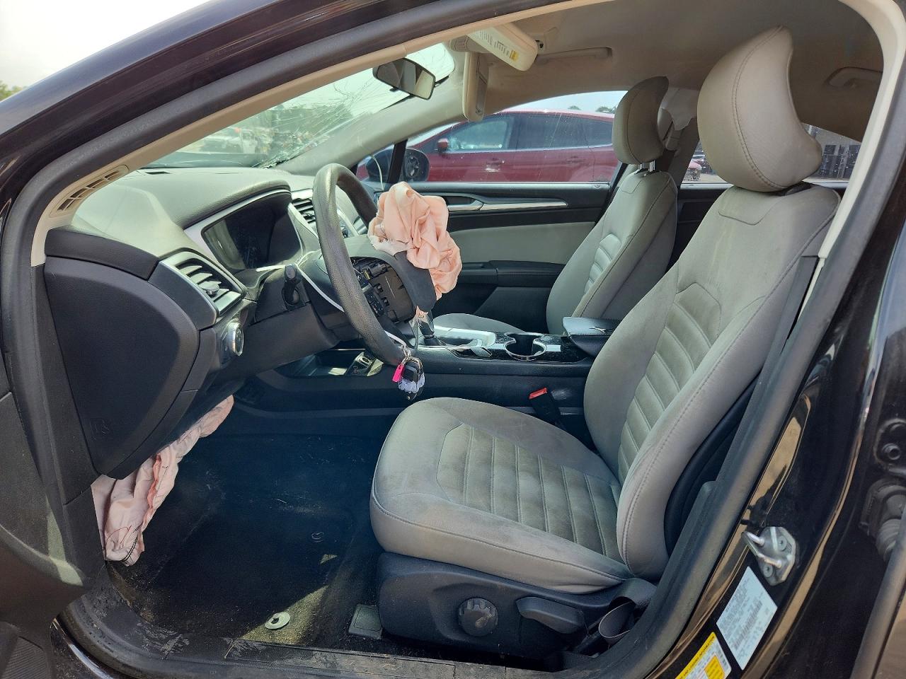 2015 Ford Fusion S Черный vin: 3FA6P0G75FR288945