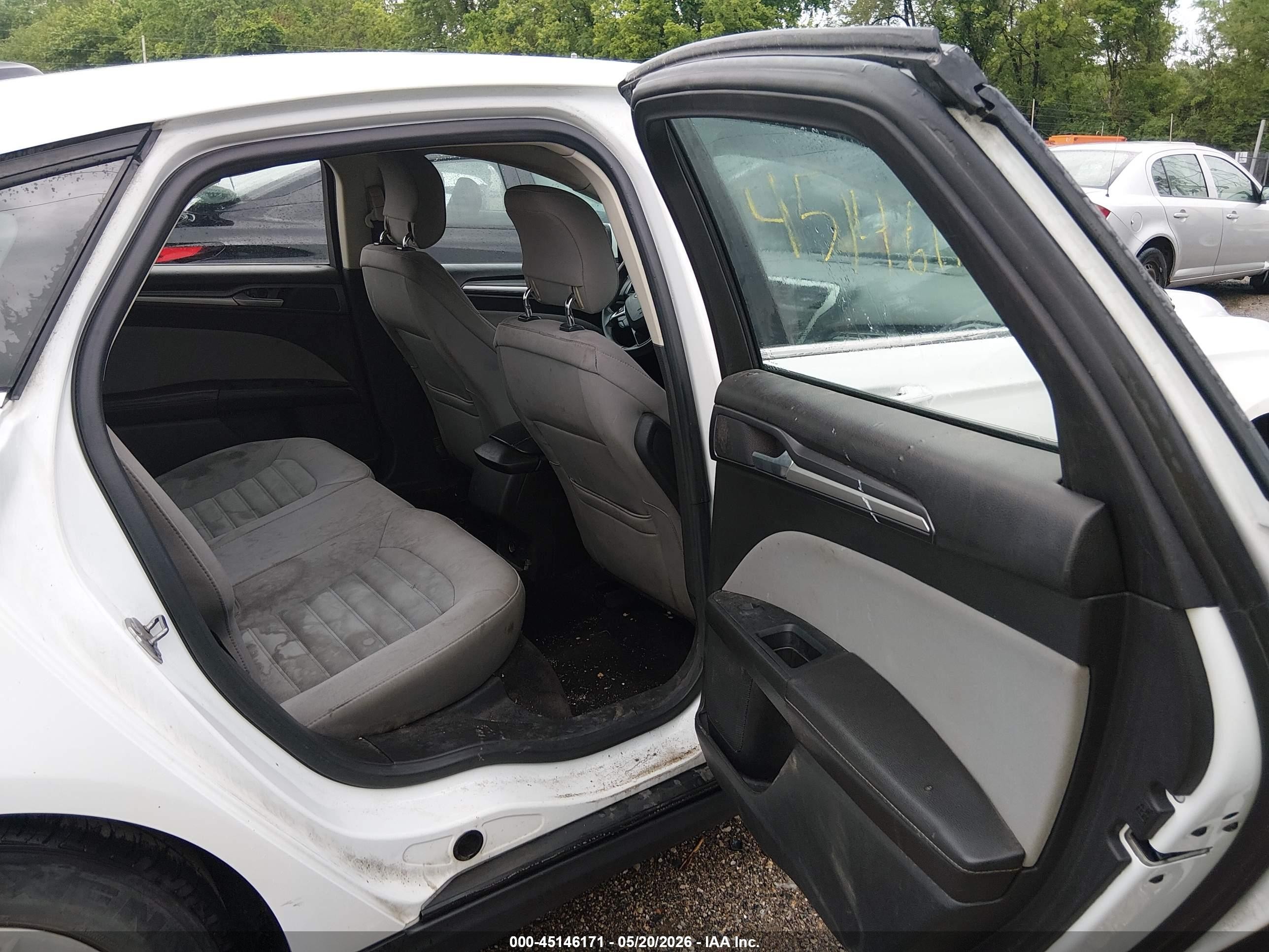 2013 Ford Fusion S White vin: 3FA6P0G76DR179732