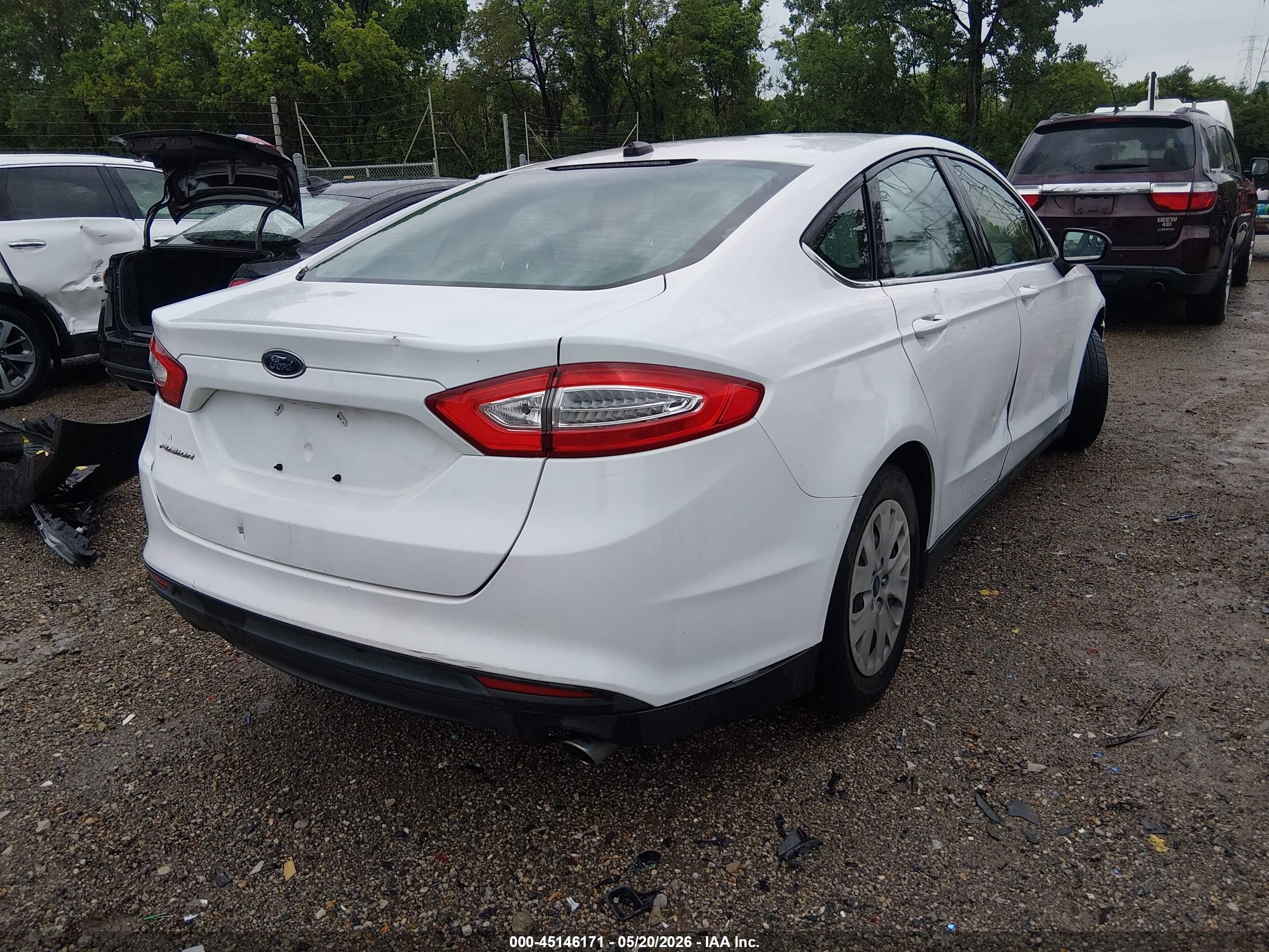 2013 Ford Fusion S White vin: 3FA6P0G76DR179732