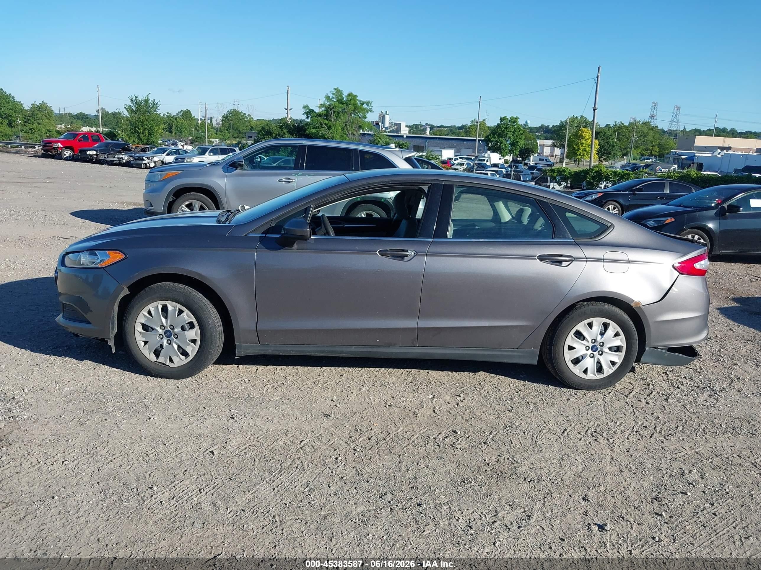 2013 Ford Fusion S Gray vin: 3FA6P0G76DR288322
