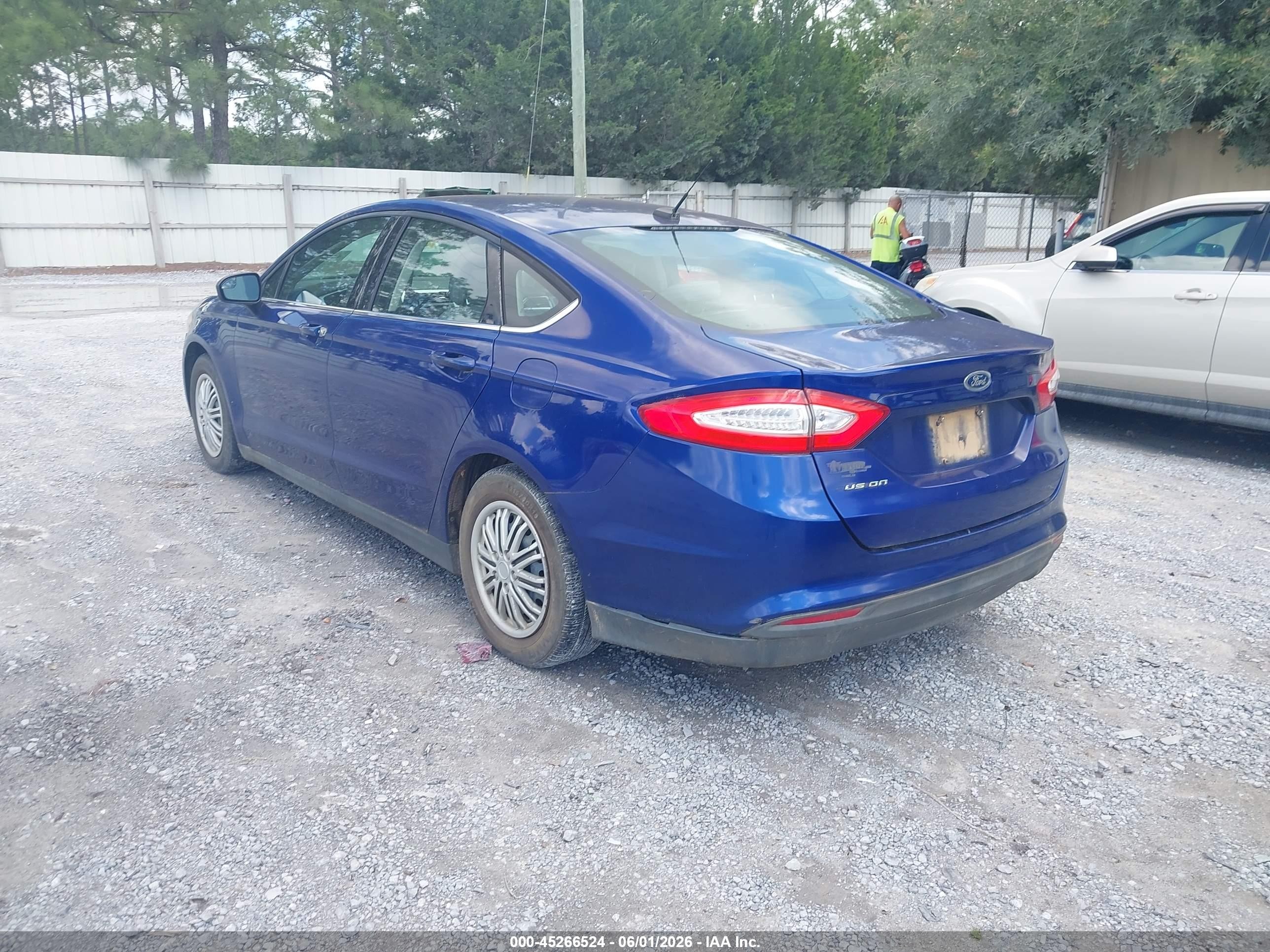 2013 Ford Fusion S Blue vin: 3FA6P0G76DR317446