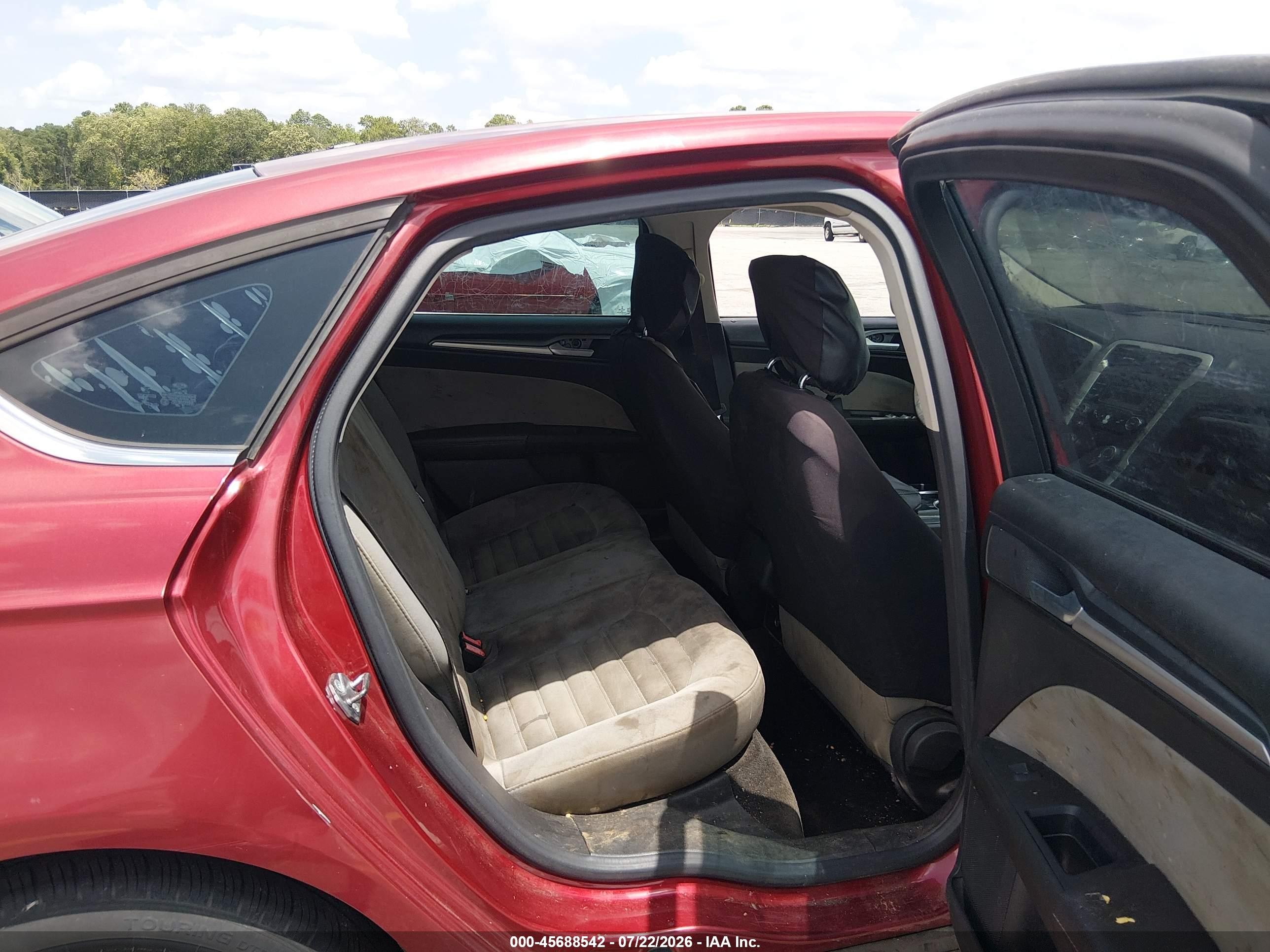 2013 Ford Fusion S Red vin: 3FA6P0G76DR318466