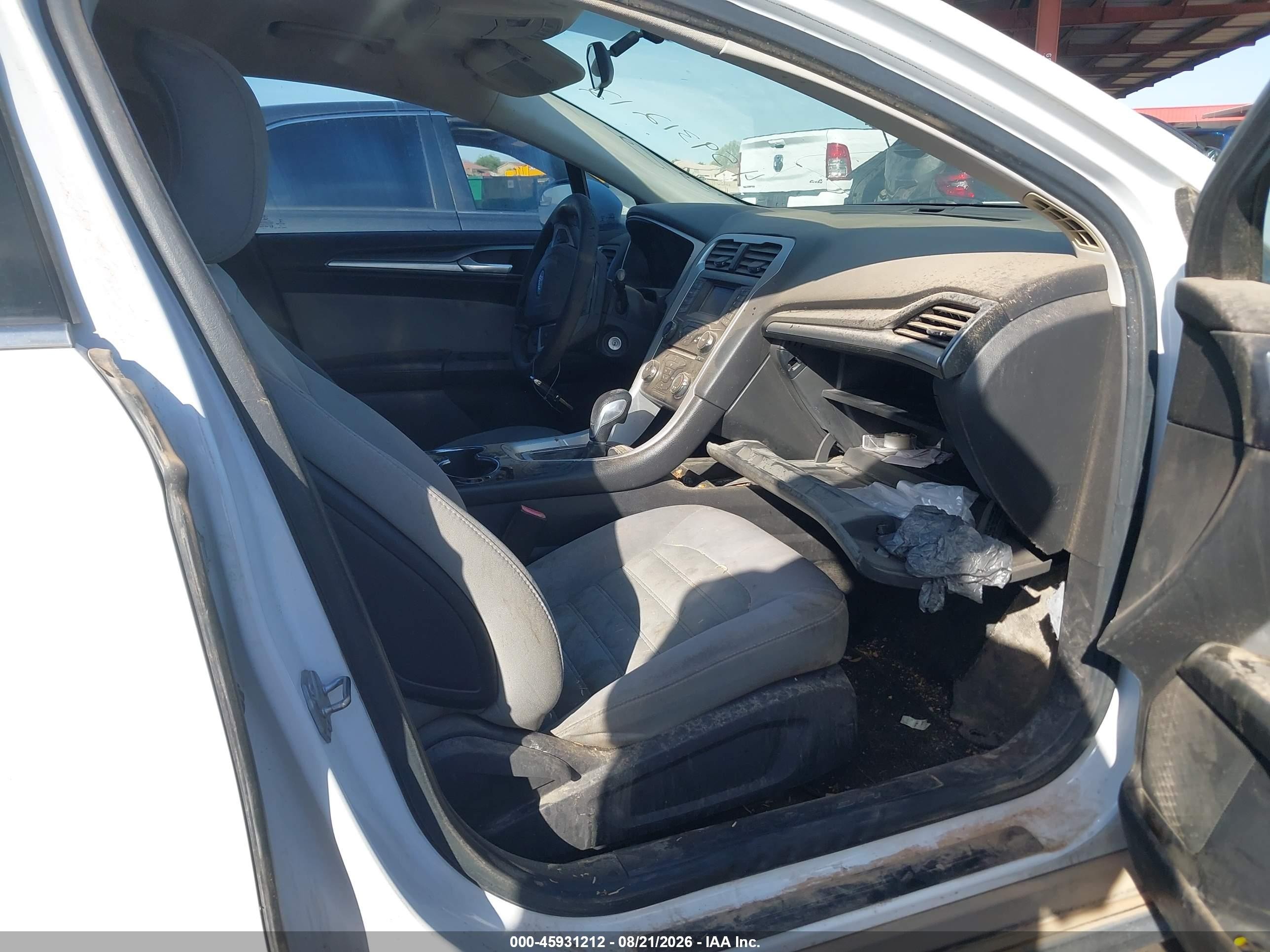 2014 Ford Fusion S White vin: 3FA6P0G76ER307680