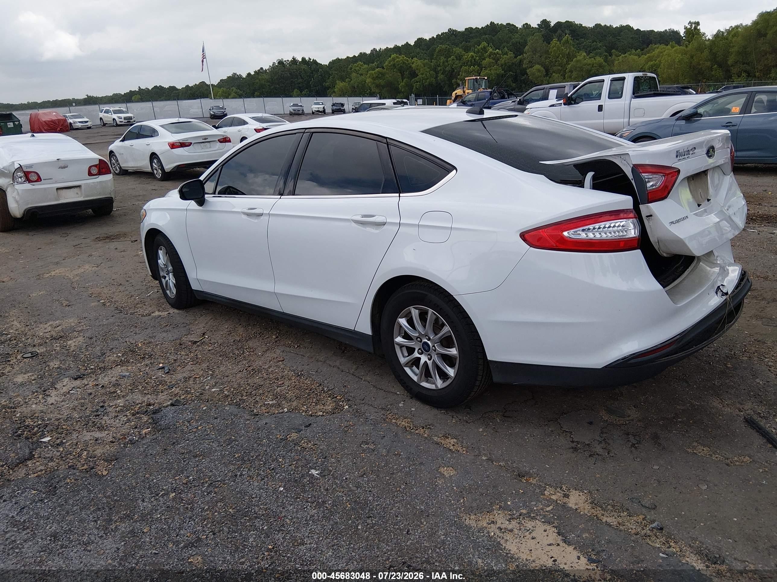 2015 Ford Fusion S White vin: 3FA6P0G76FR251208