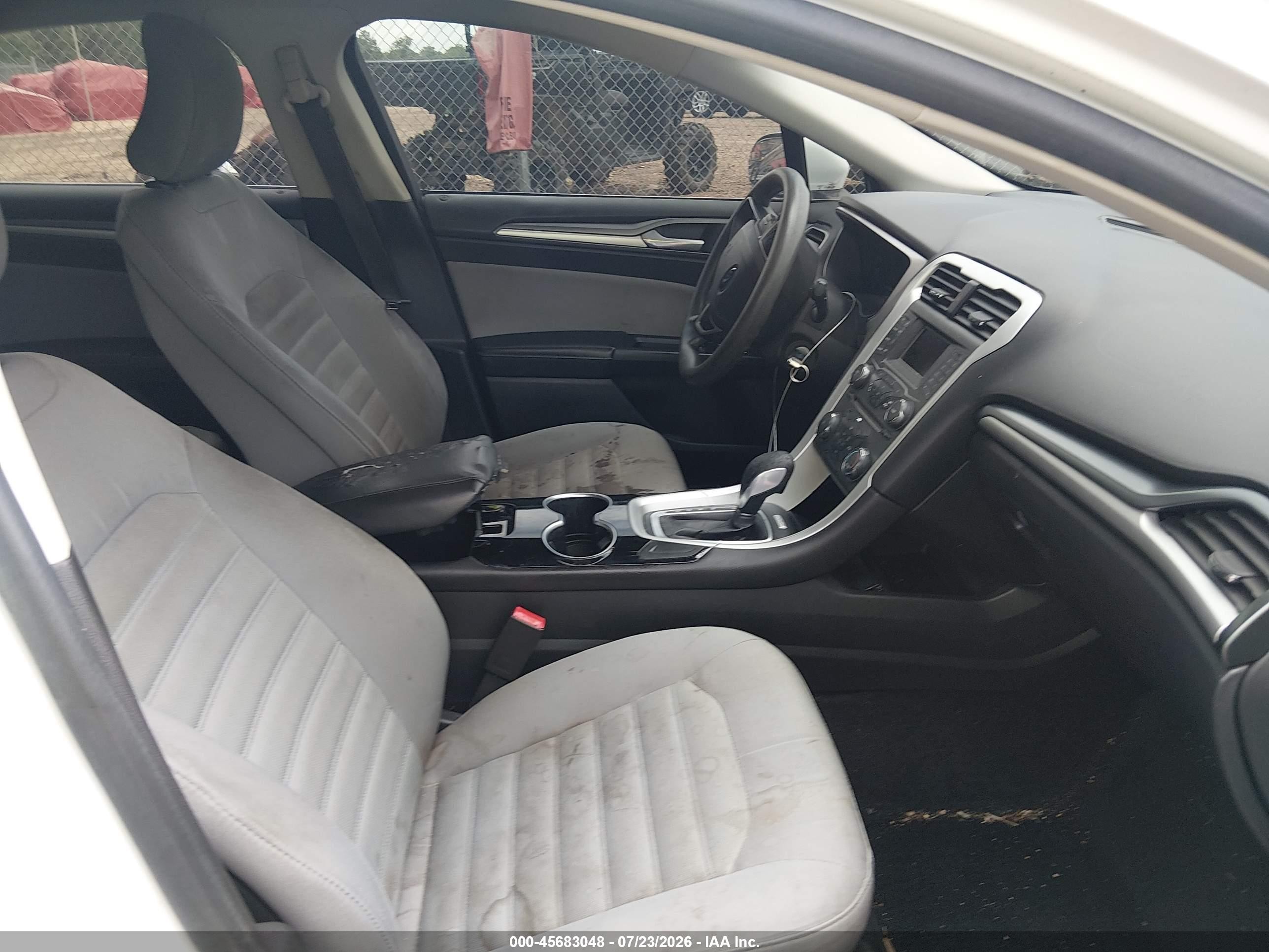 2015 Ford Fusion S White vin: 3FA6P0G76FR251208