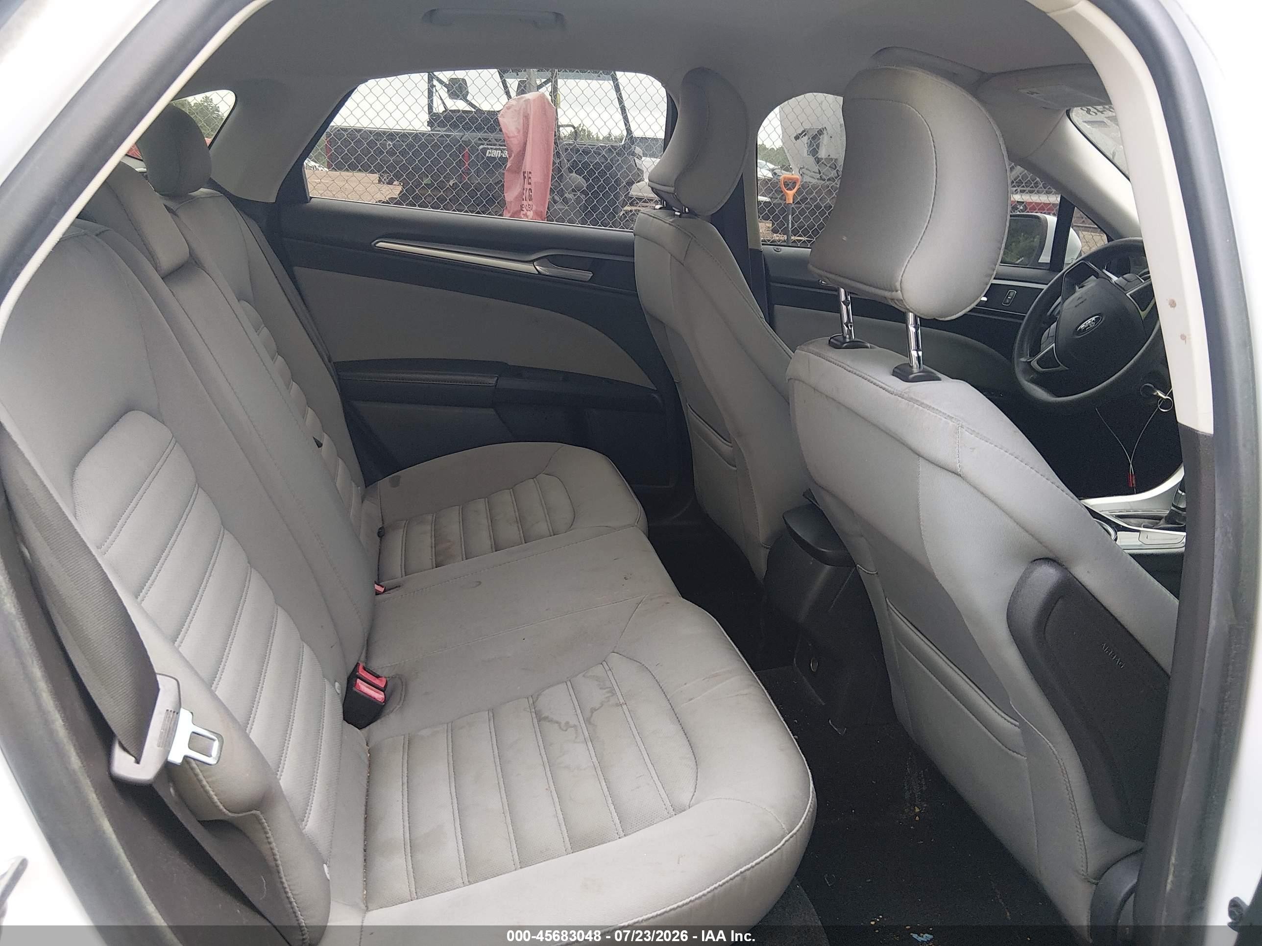 2015 Ford Fusion S White vin: 3FA6P0G76FR251208