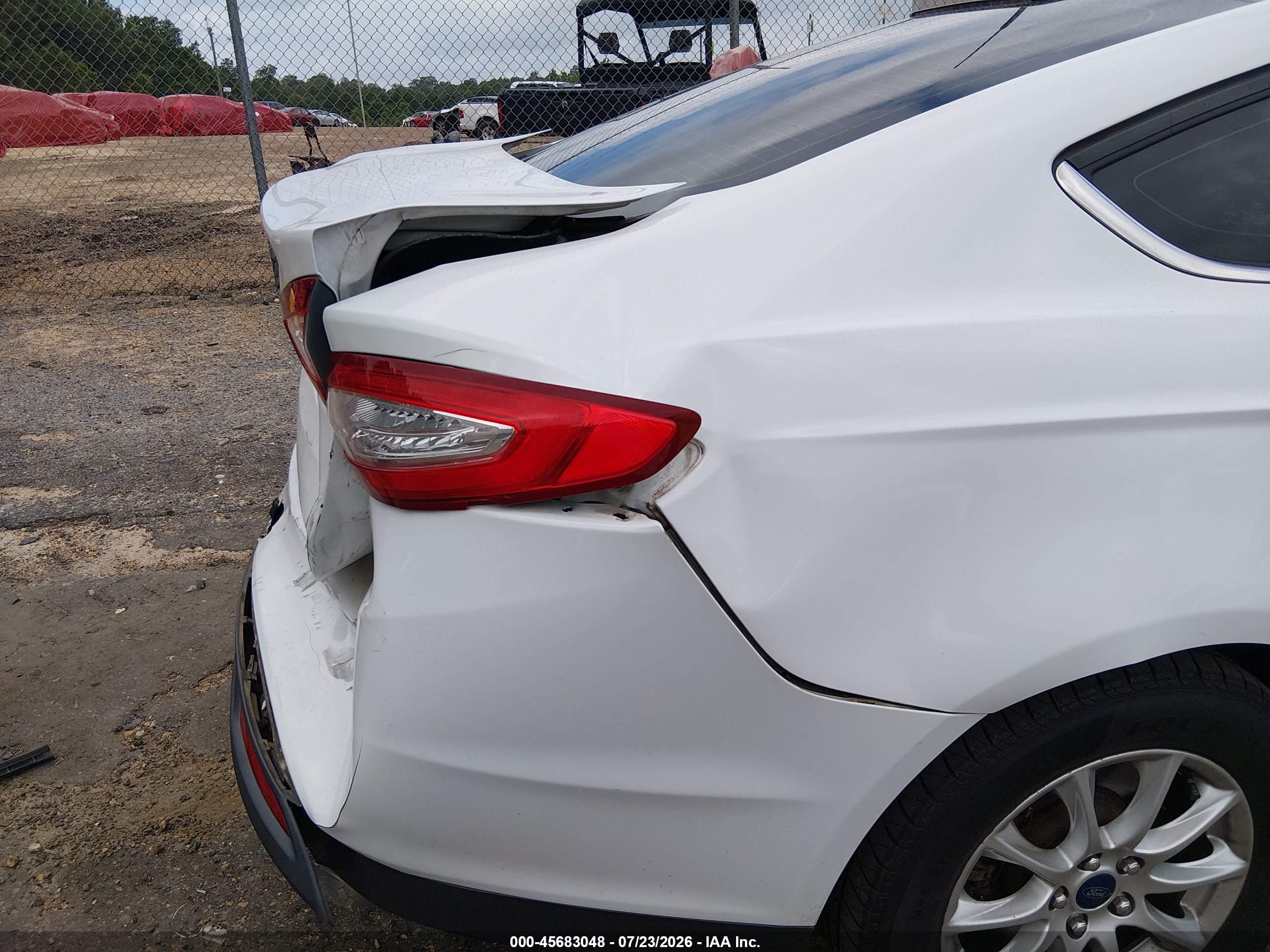 2015 Ford Fusion S White vin: 3FA6P0G76FR251208