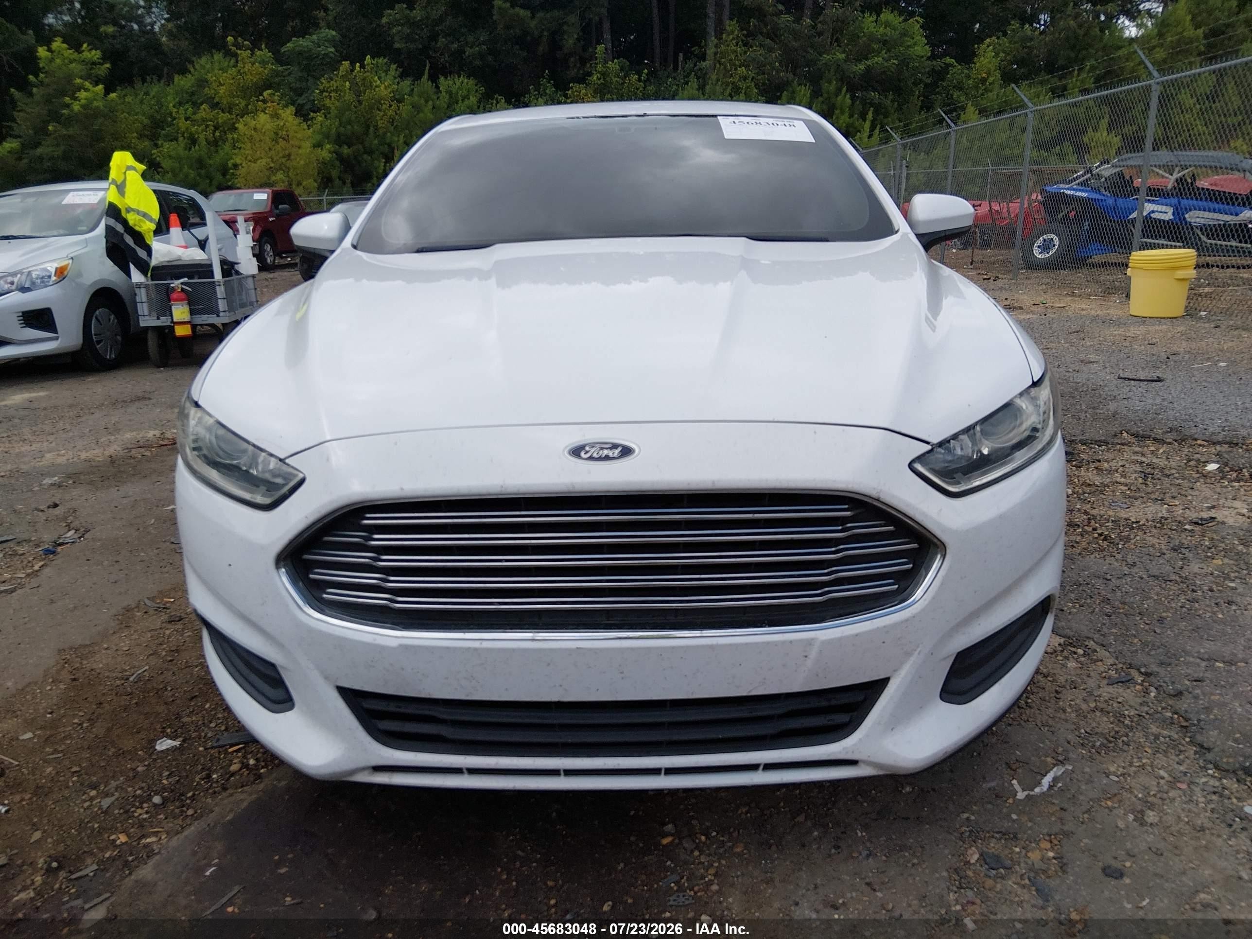 2015 Ford Fusion S White vin: 3FA6P0G76FR251208