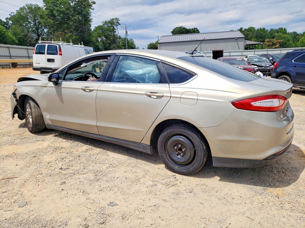 2015 Ford Fusion S Tan vin: 3FA6P0G76FR281101