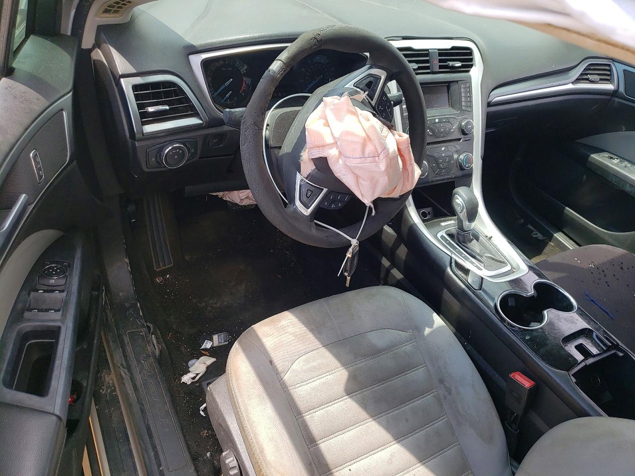 2015 Ford Fusion S Tan vin: 3FA6P0G76FR281101