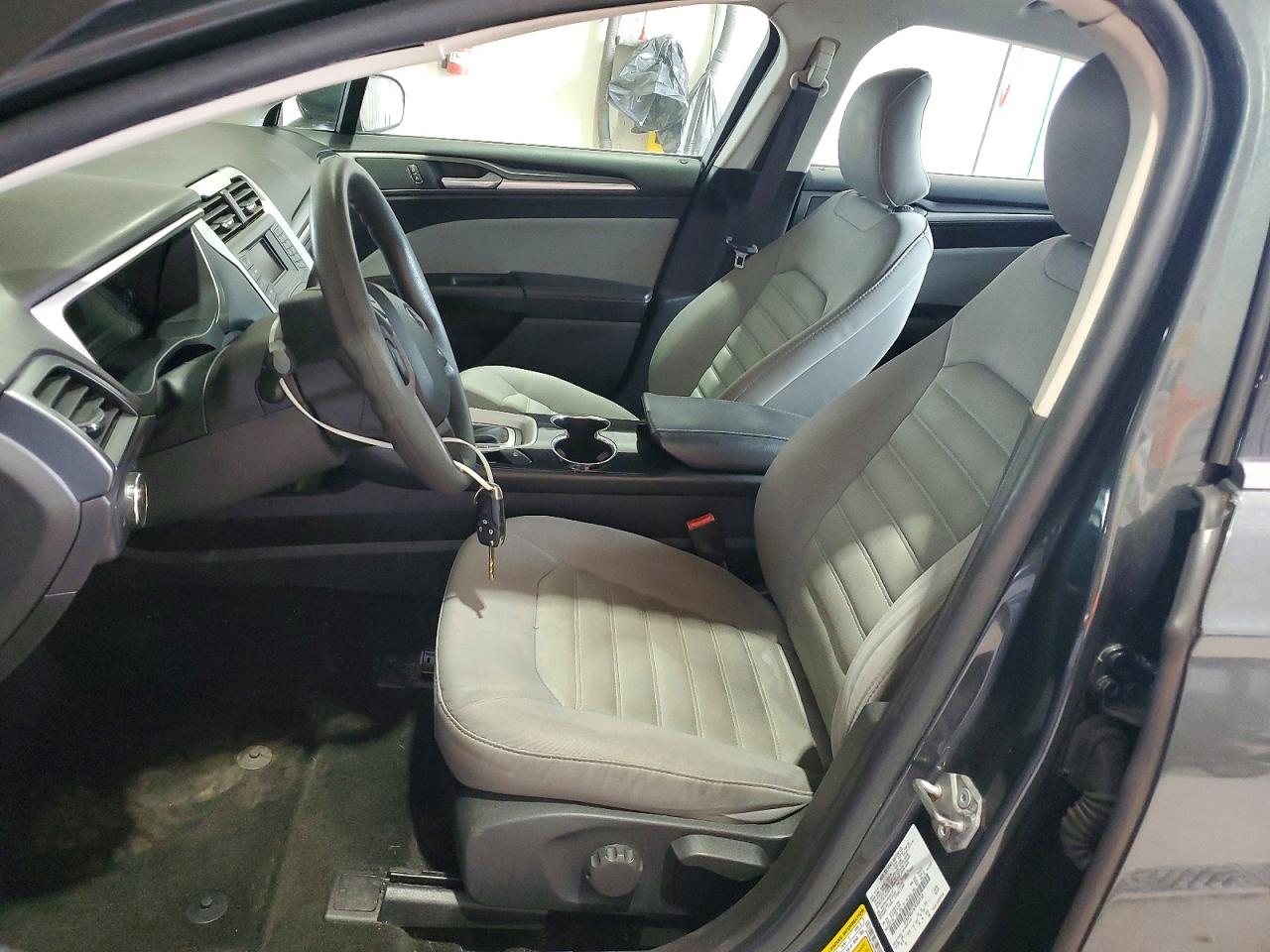2015 Ford Fusion S Green vin: 3FA6P0G76FR300150