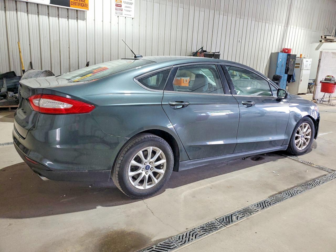 2015 Ford Fusion S Green vin: 3FA6P0G76FR300150