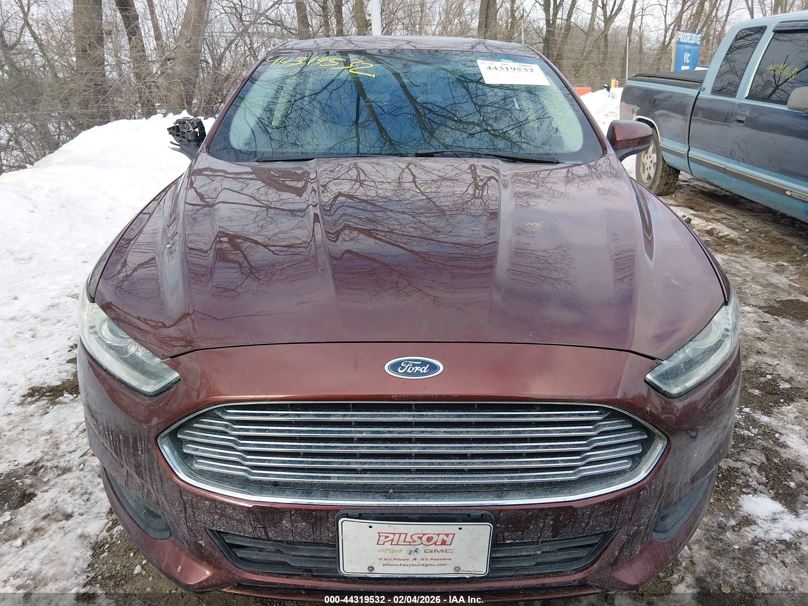 2016 Ford Fusion S Красный vin: 3FA6P0G76GR236824