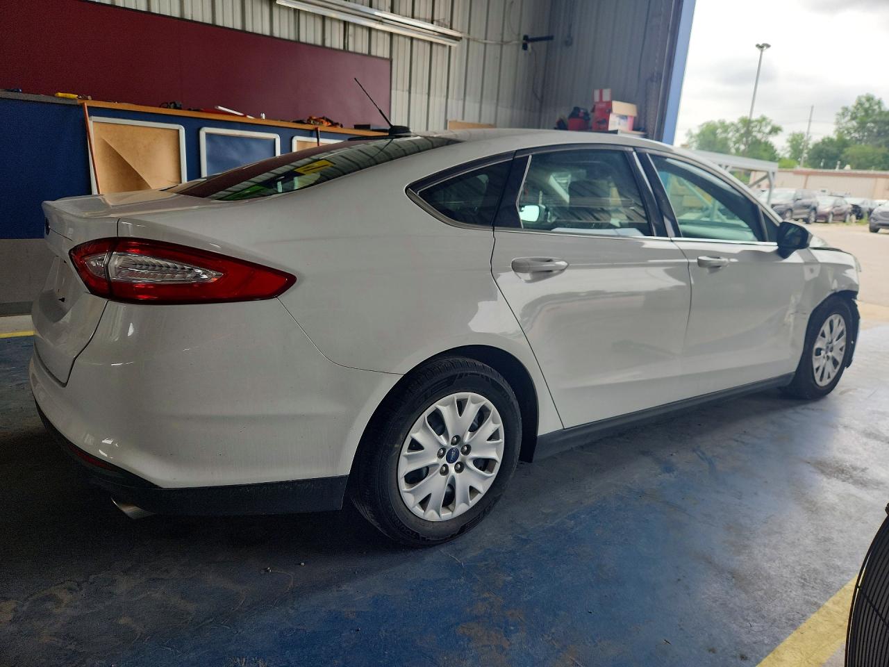 2013 Ford Fusion S White vin: 3FA6P0G77DR170814