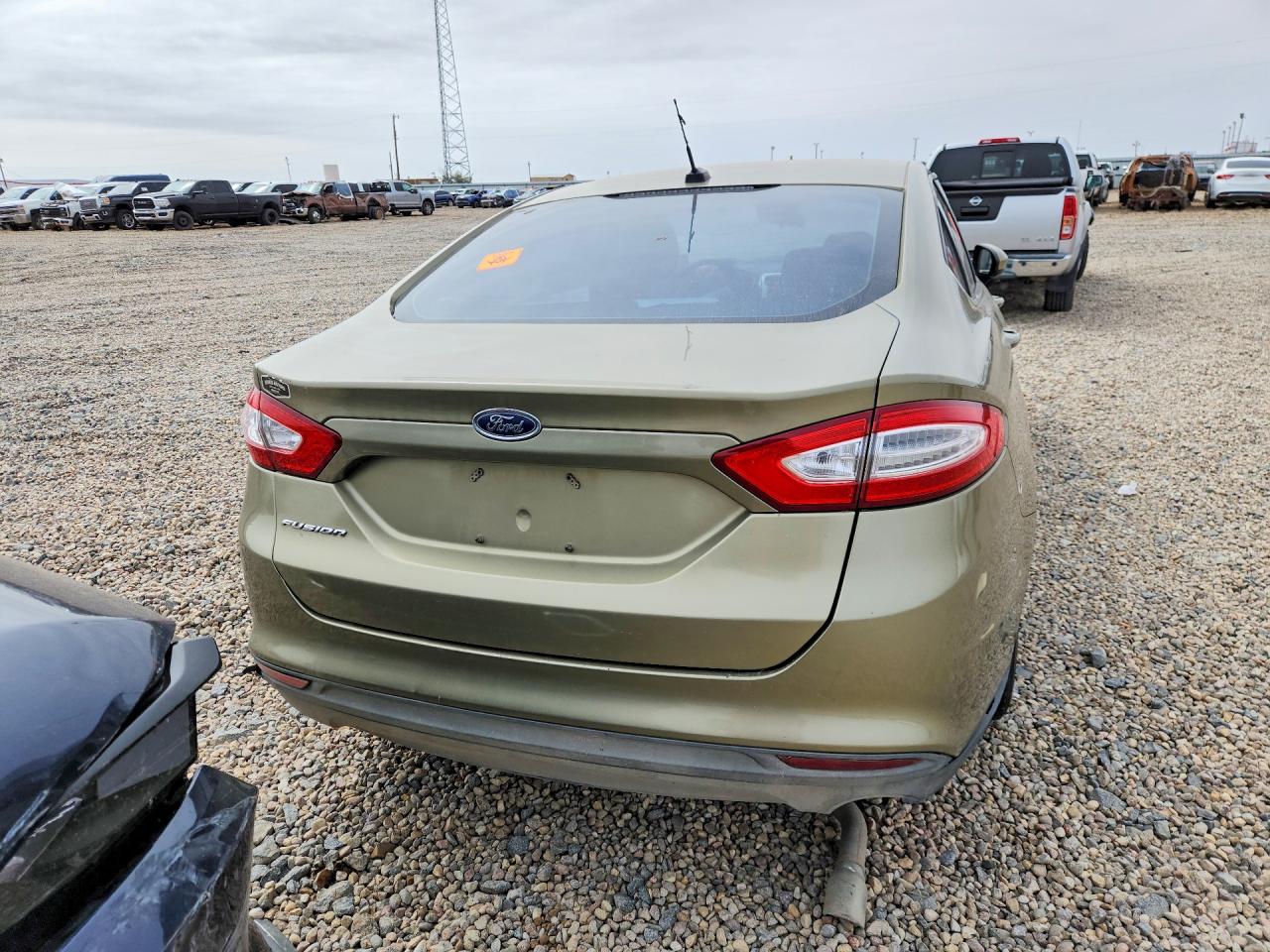 2013 Ford Fusion S Green vin: 3FA6P0G77DR183983