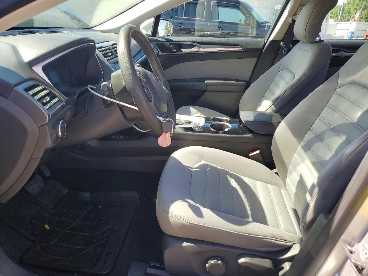 2013 Ford Fusion S Silver vin: 3FA6P0G77DR189993