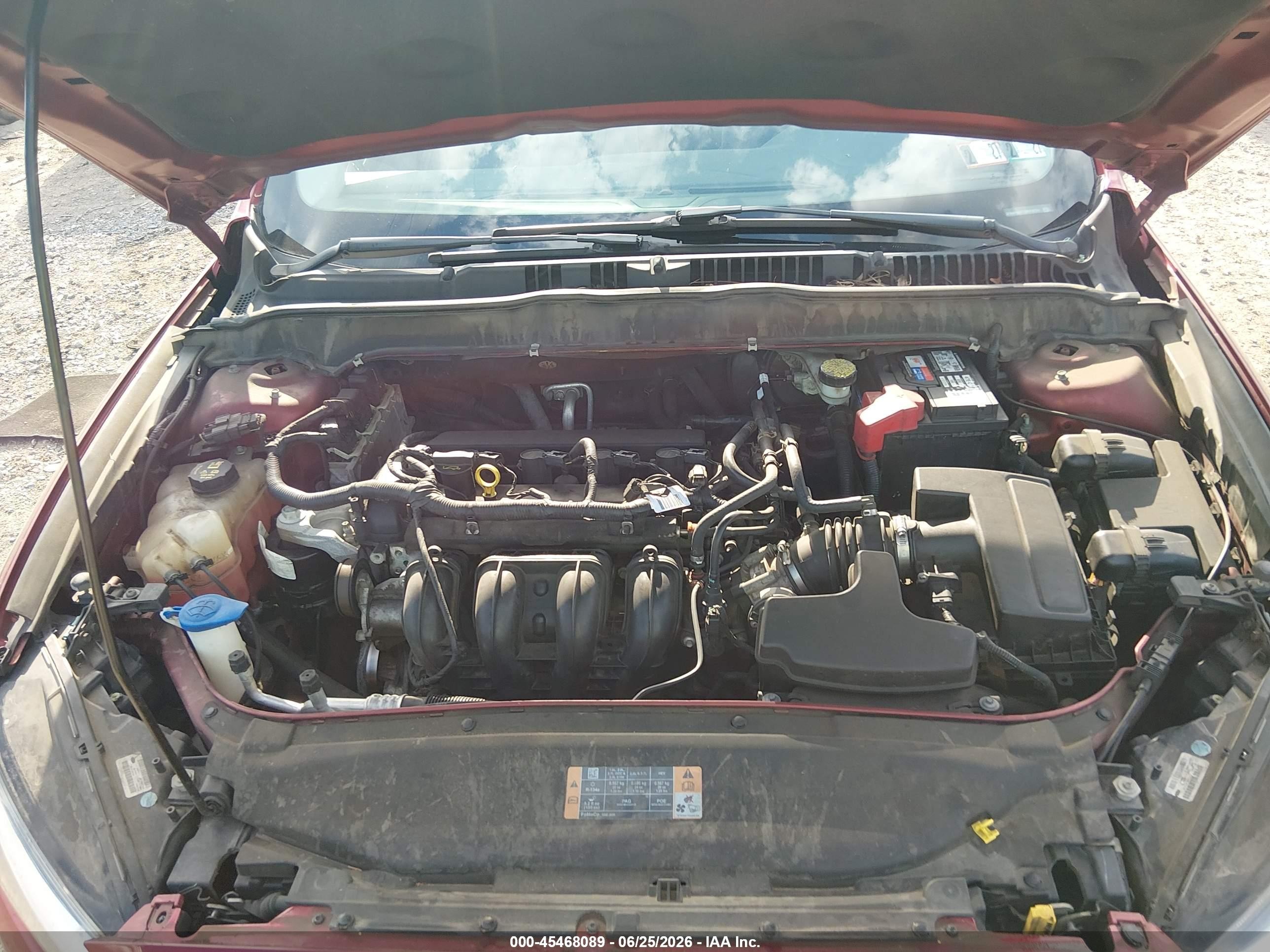 2013 Ford Fusion S Красный vin: 3FA6P0G77DR210731