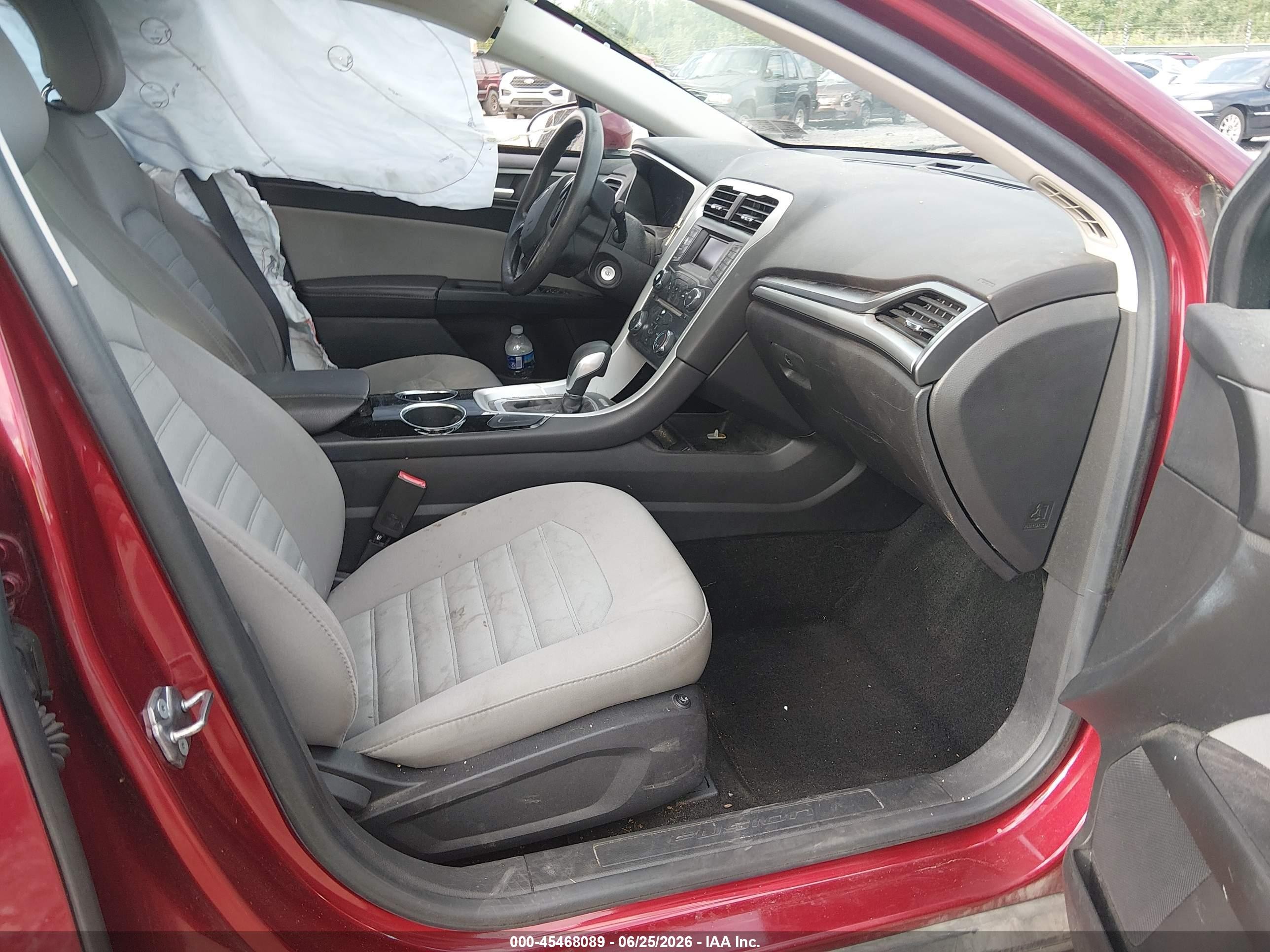 2013 Ford Fusion S Красный vin: 3FA6P0G77DR210731