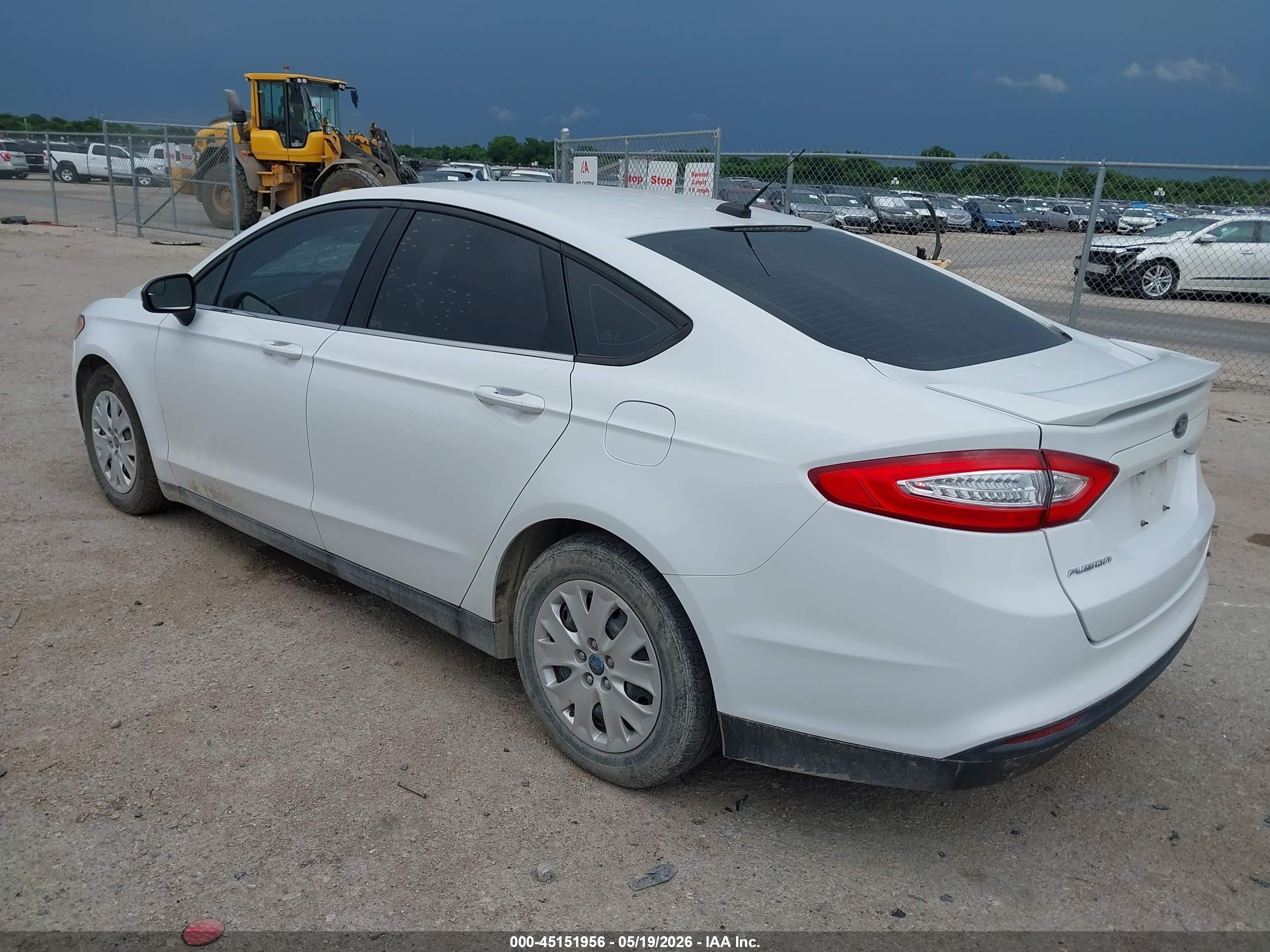 2013 Ford Fusion S Белый vin: 3FA6P0G77DR273117