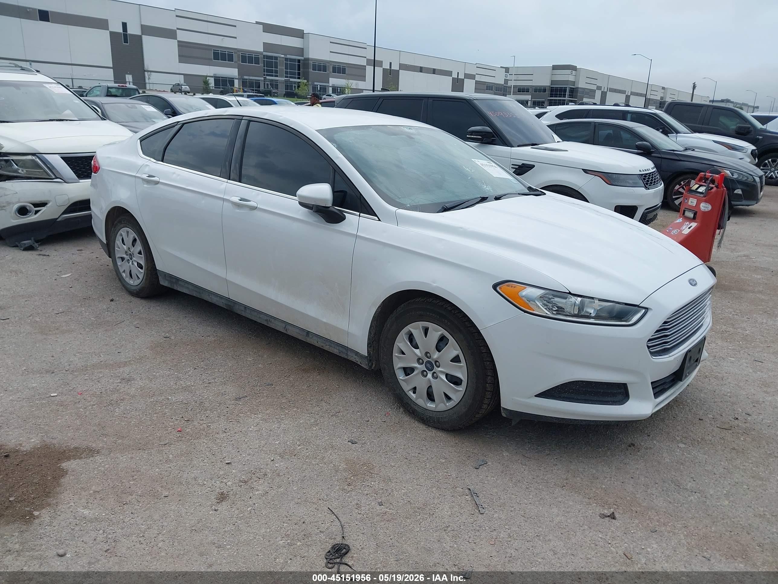 2013 Ford Fusion S White vin: 3FA6P0G77DR273117