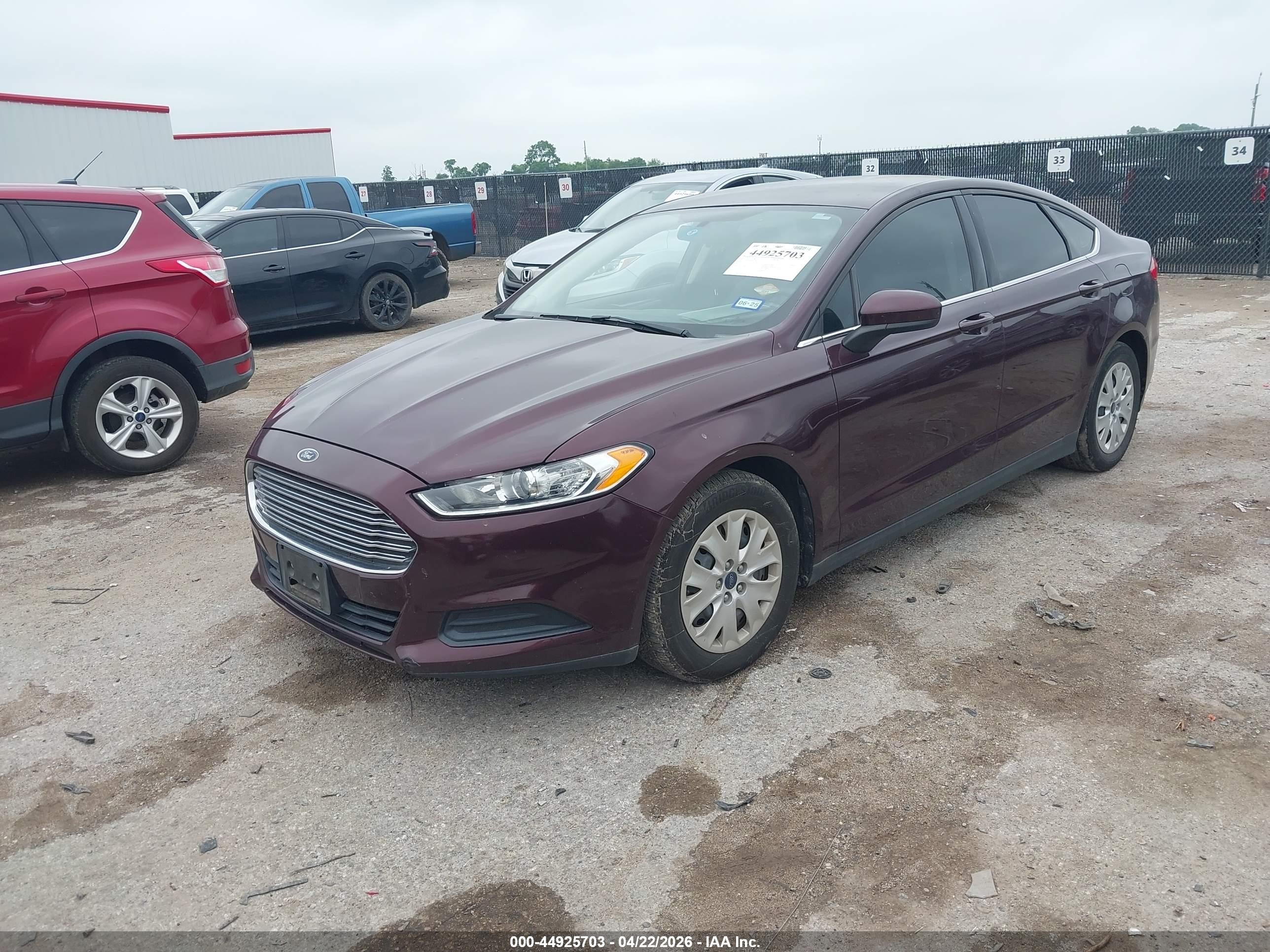 2013 Ford Fusion S Burgundy vin: 3FA6P0G77DR342484