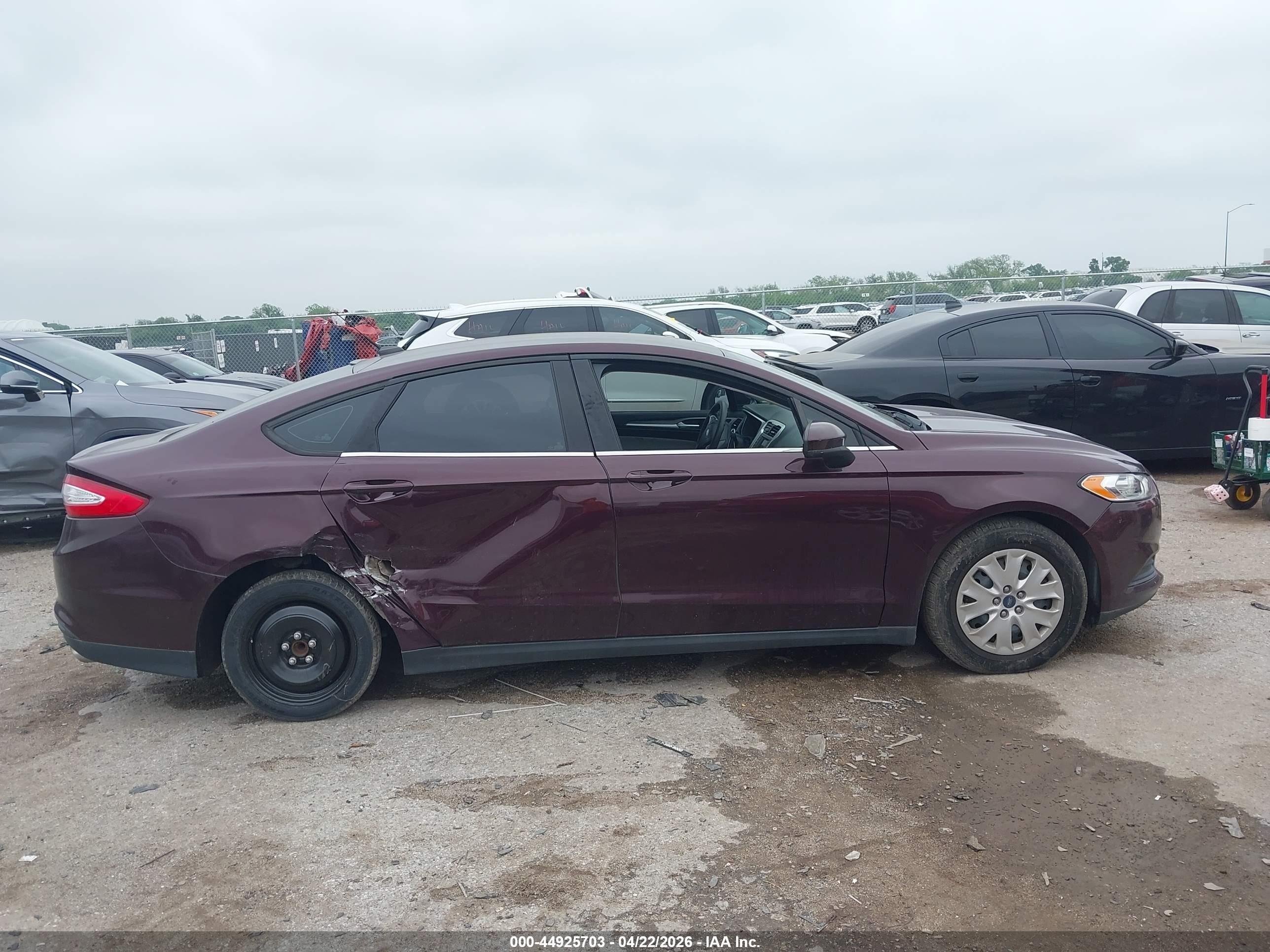 2013 Ford Fusion S Burgundy vin: 3FA6P0G77DR342484