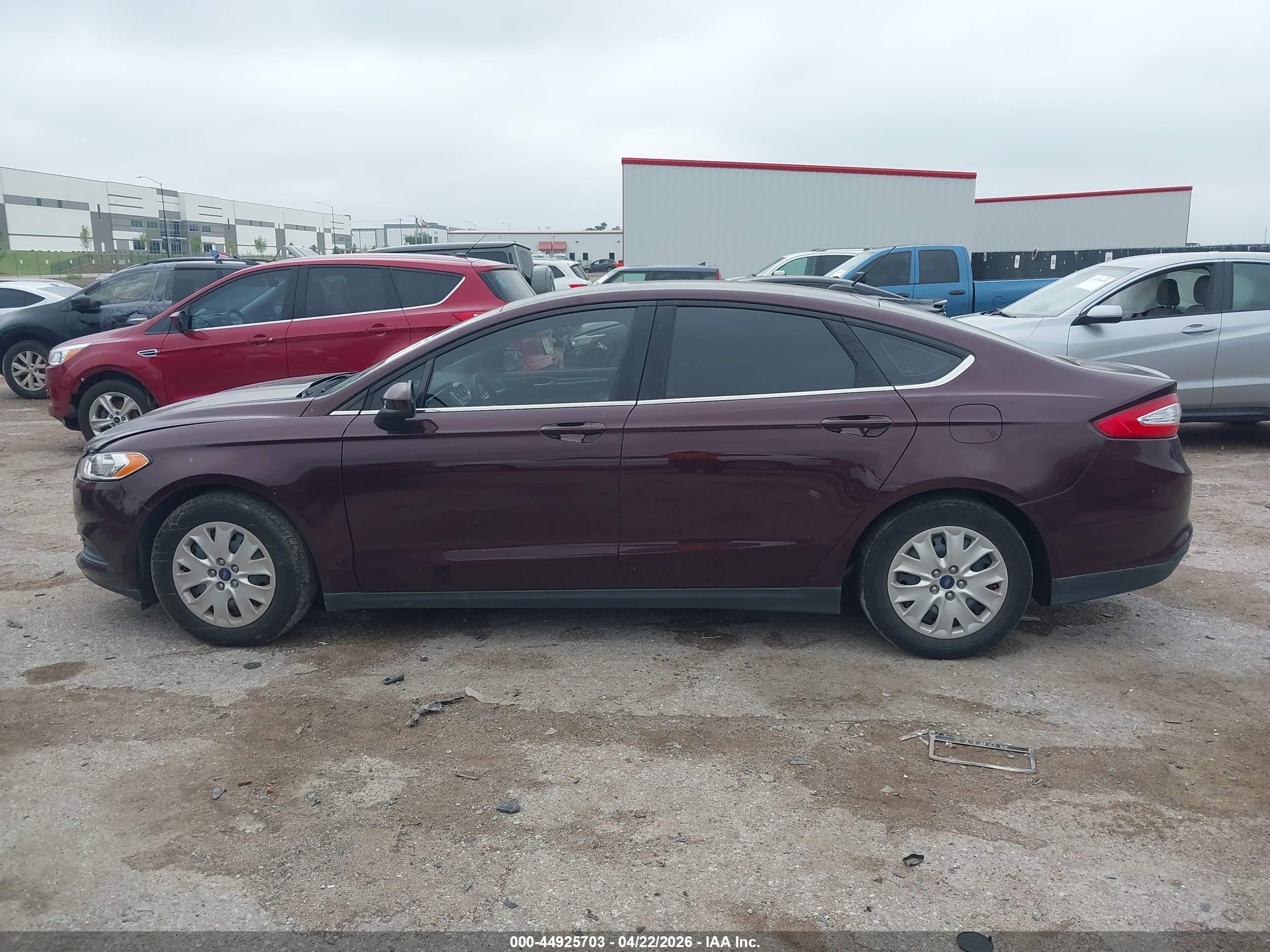 2013 Ford Fusion S Burgundy vin: 3FA6P0G77DR342484