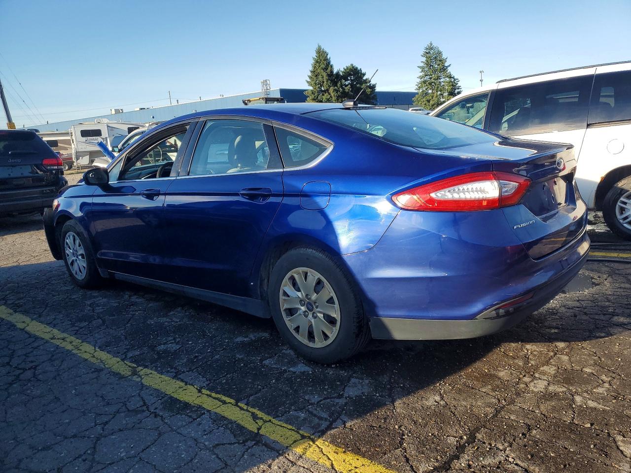 2013 Ford Fusion S Blue vin: 3FA6P0G77DR384640