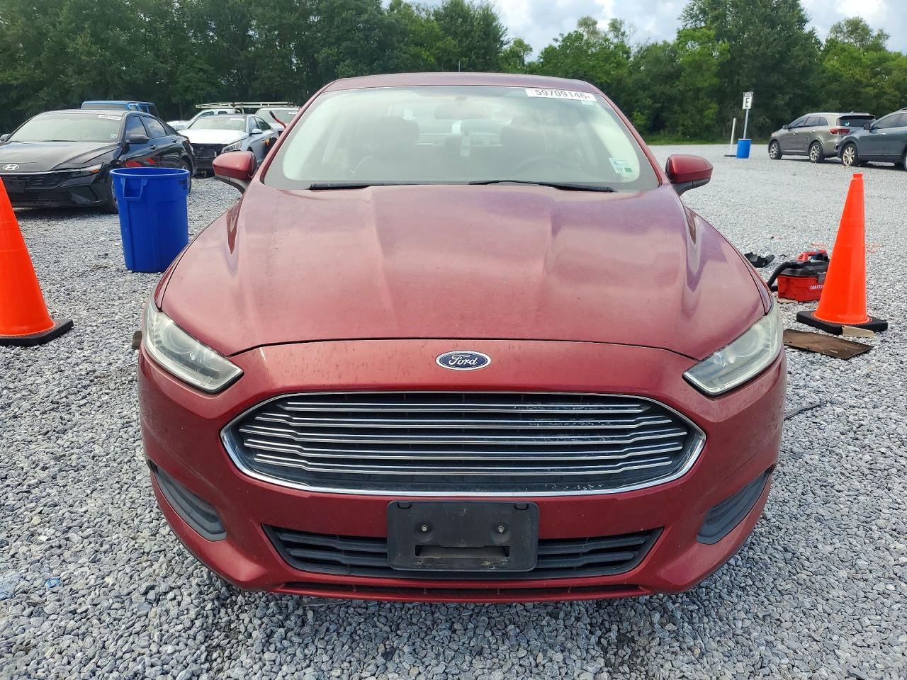 2014 Ford Fusion S Красный vin: 3FA6P0G77ER101932