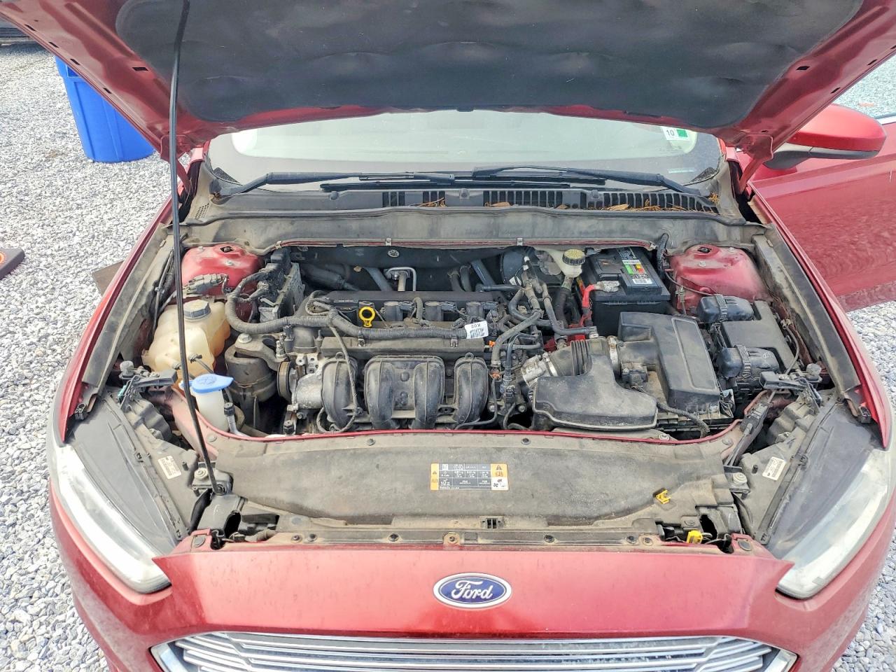 2014 Ford Fusion S Красный vin: 3FA6P0G77ER101932