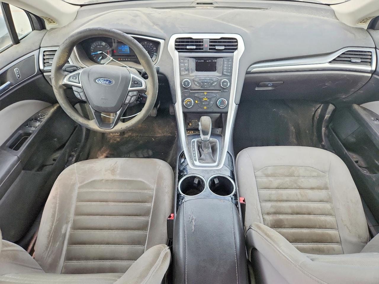 2014 Ford Fusion S Серебряный vin: 3FA6P0G77ER110324