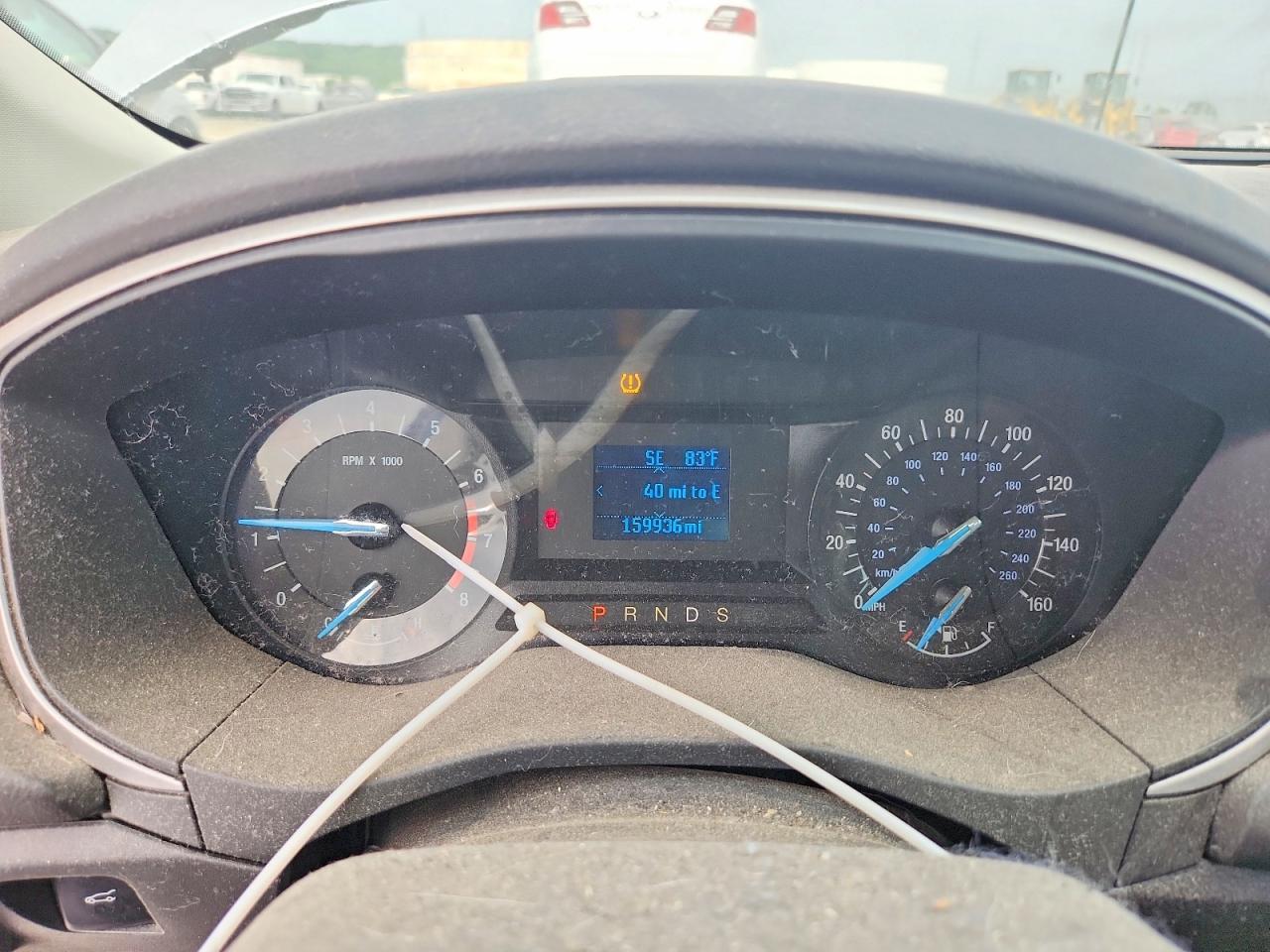2014 Ford Fusion S Серебряный vin: 3FA6P0G77ER110324