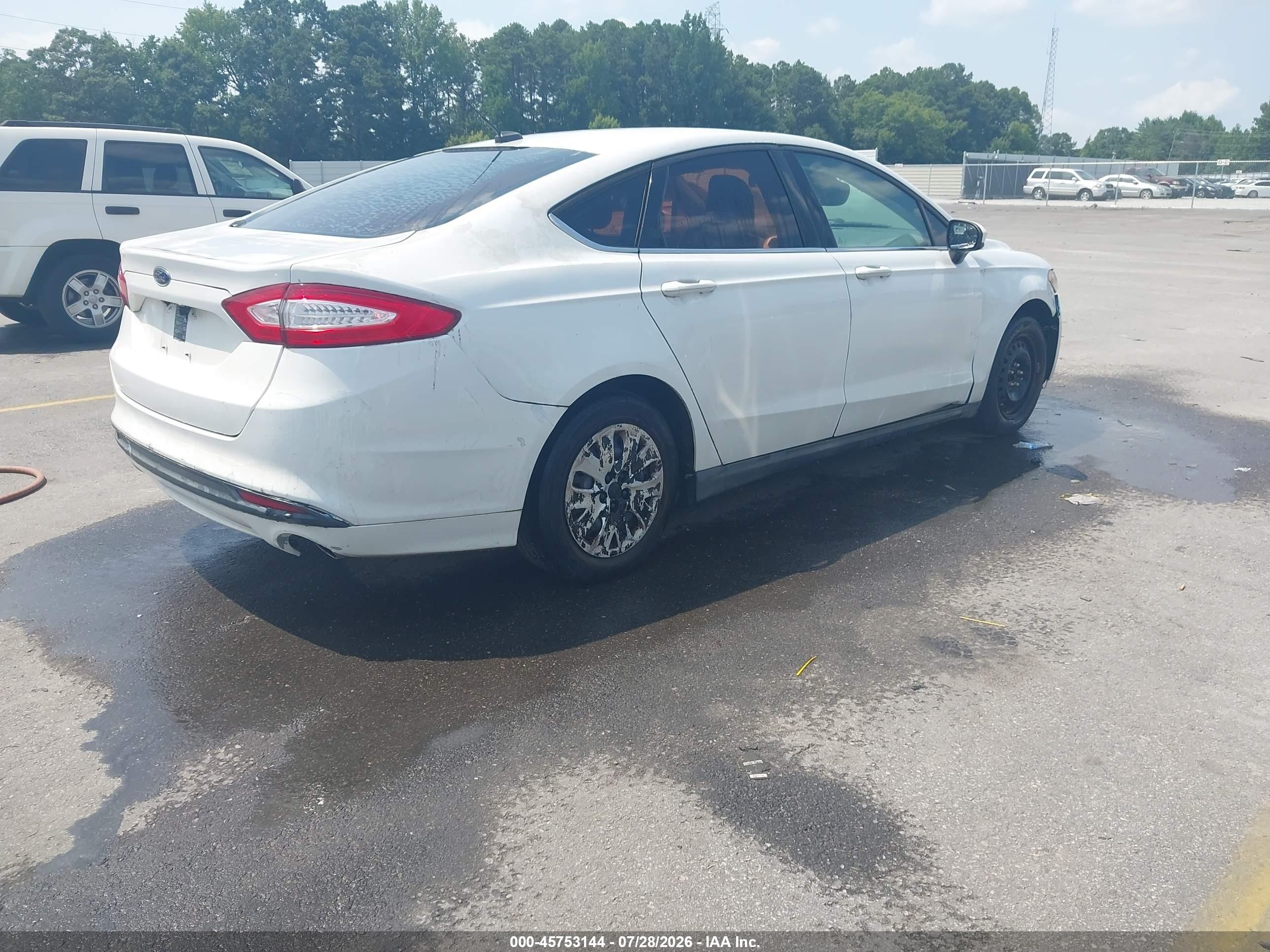 2014 Ford Fusion S White vin: 3FA6P0G77ER208544