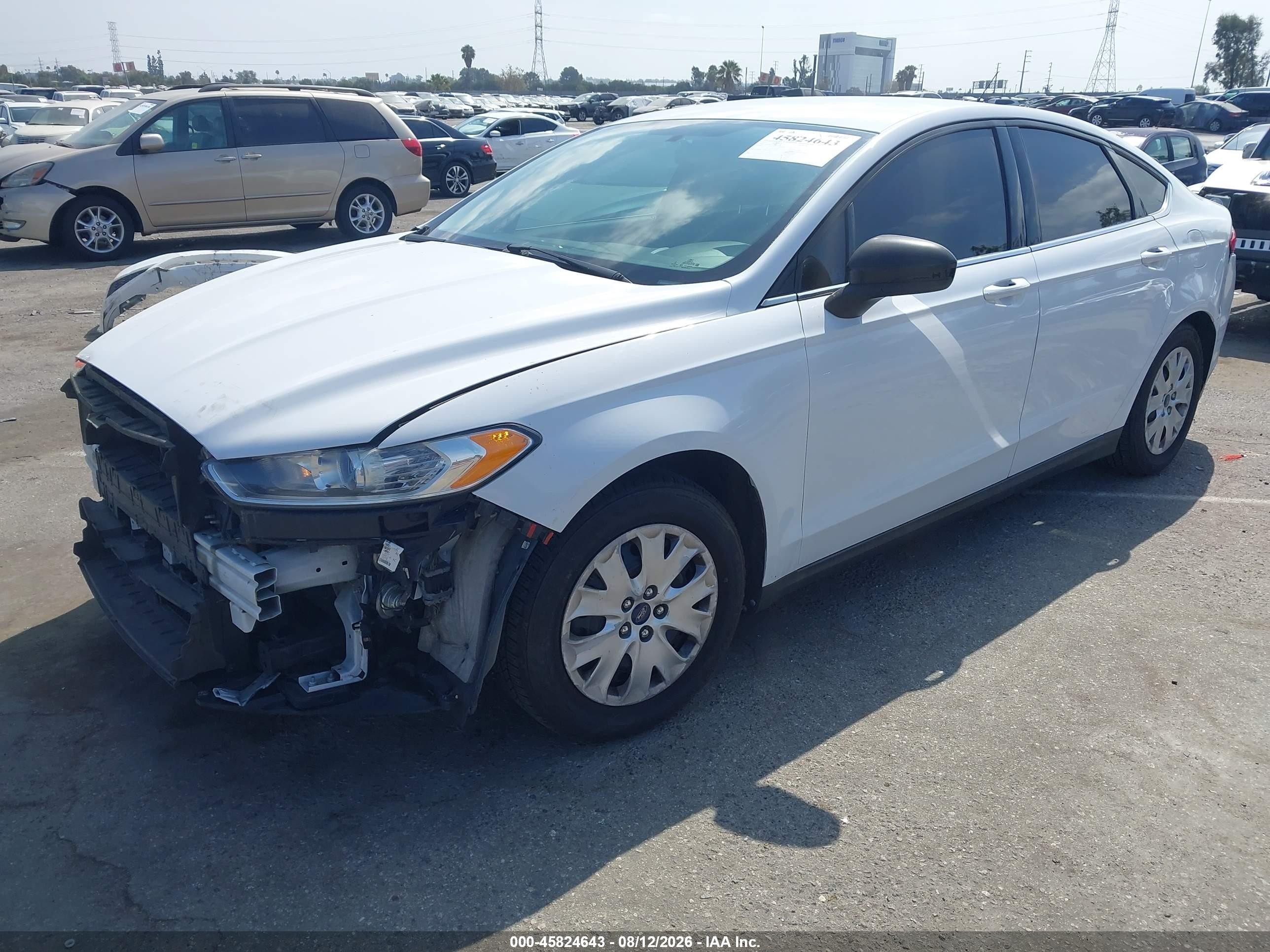 2014 Ford Fusion S White vin: 3FA6P0G77ER221164