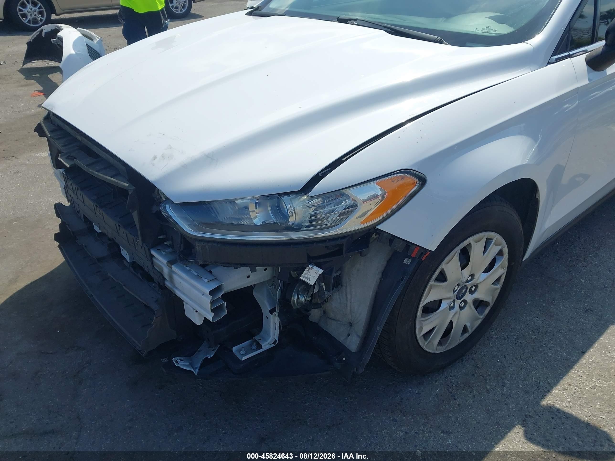 2014 Ford Fusion S White vin: 3FA6P0G77ER221164