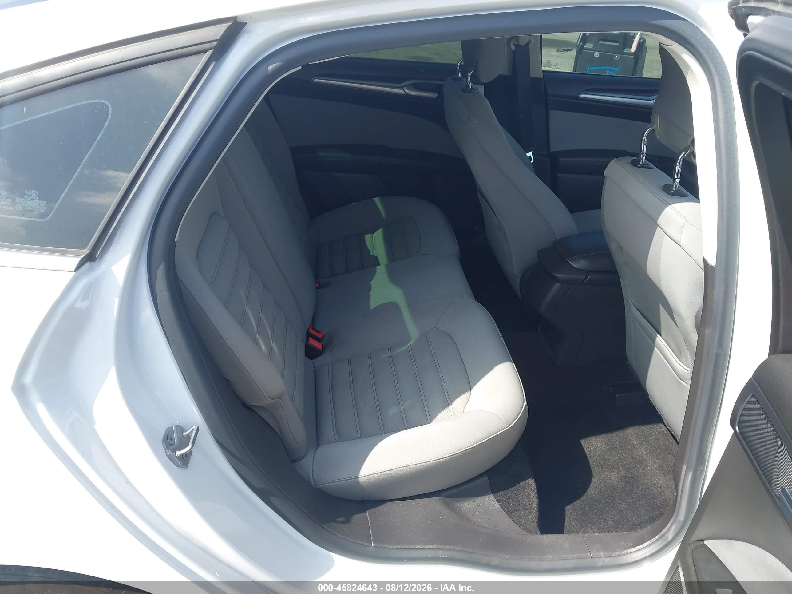 2014 Ford Fusion S White vin: 3FA6P0G77ER221164