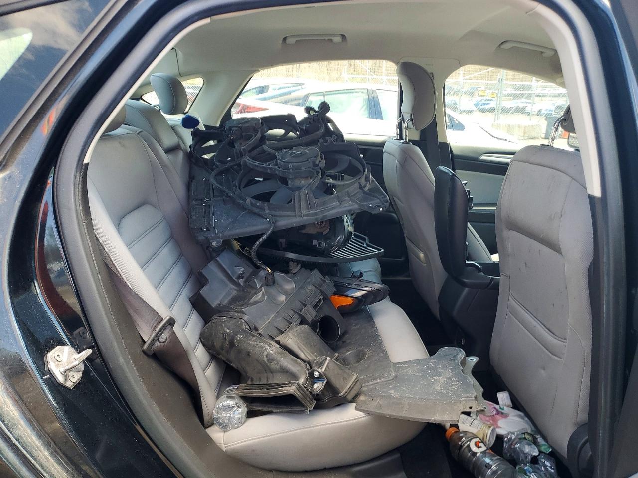 2014 Ford Fusion S Черный vin: 3FA6P0G77ER265973
