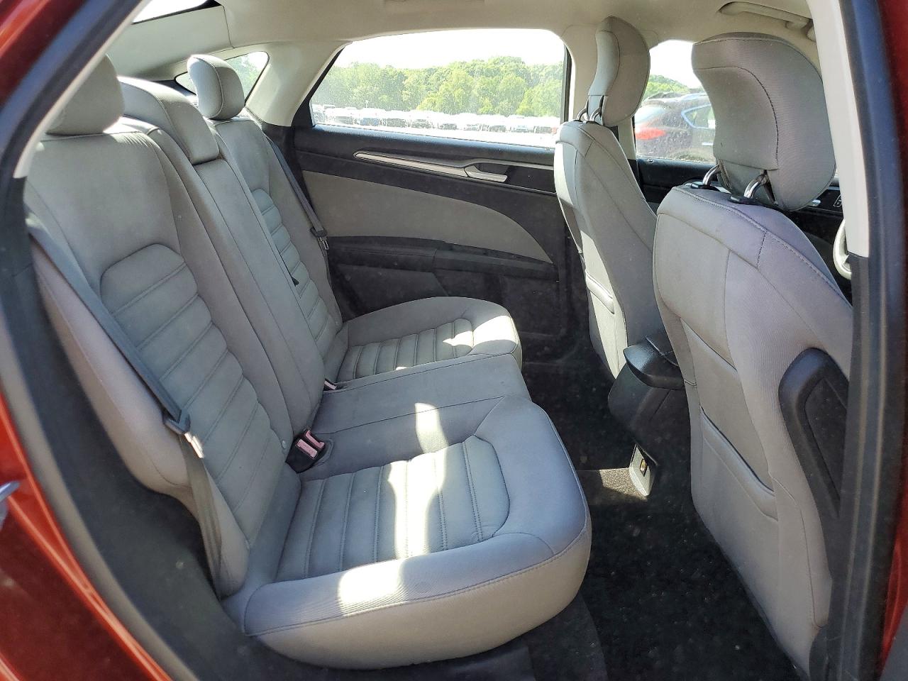 2014 Ford Fusion S Orange vin: 3FA6P0G77ER363112