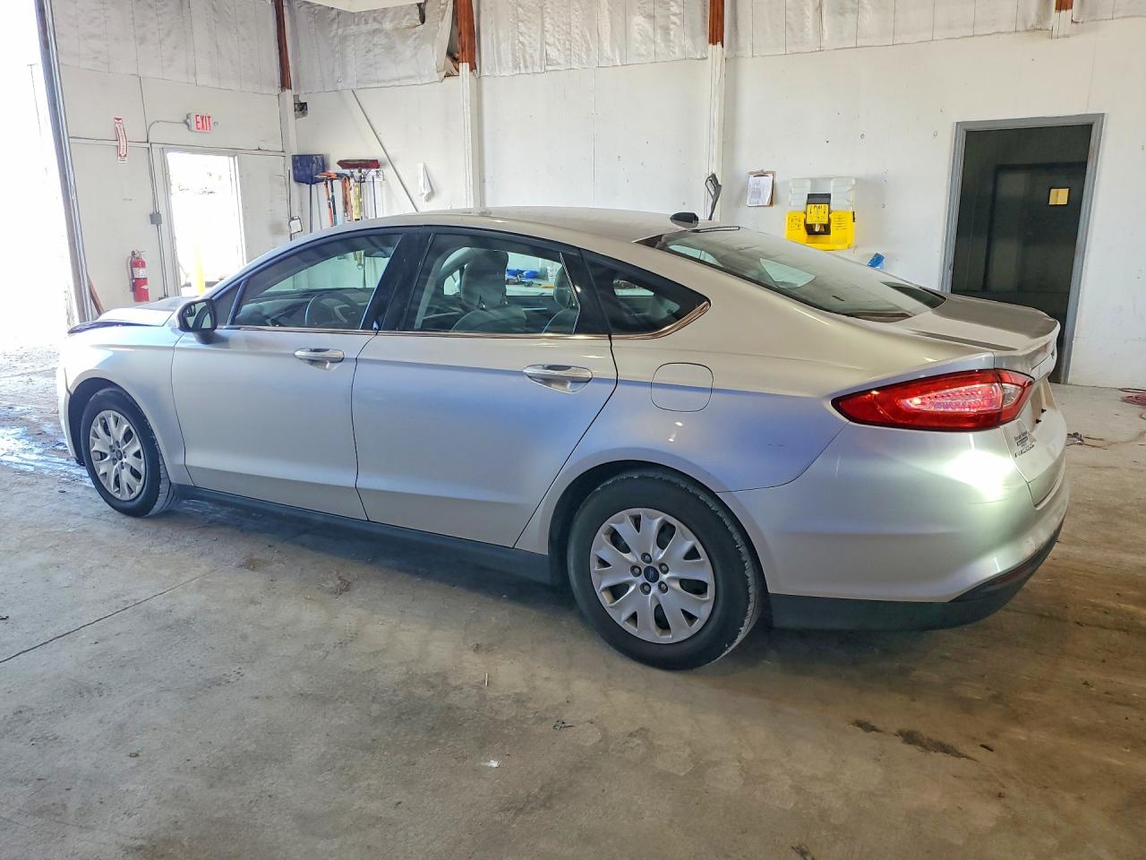 2014 Ford Fusion S Серебряный vin: 3FA6P0G77ER394764