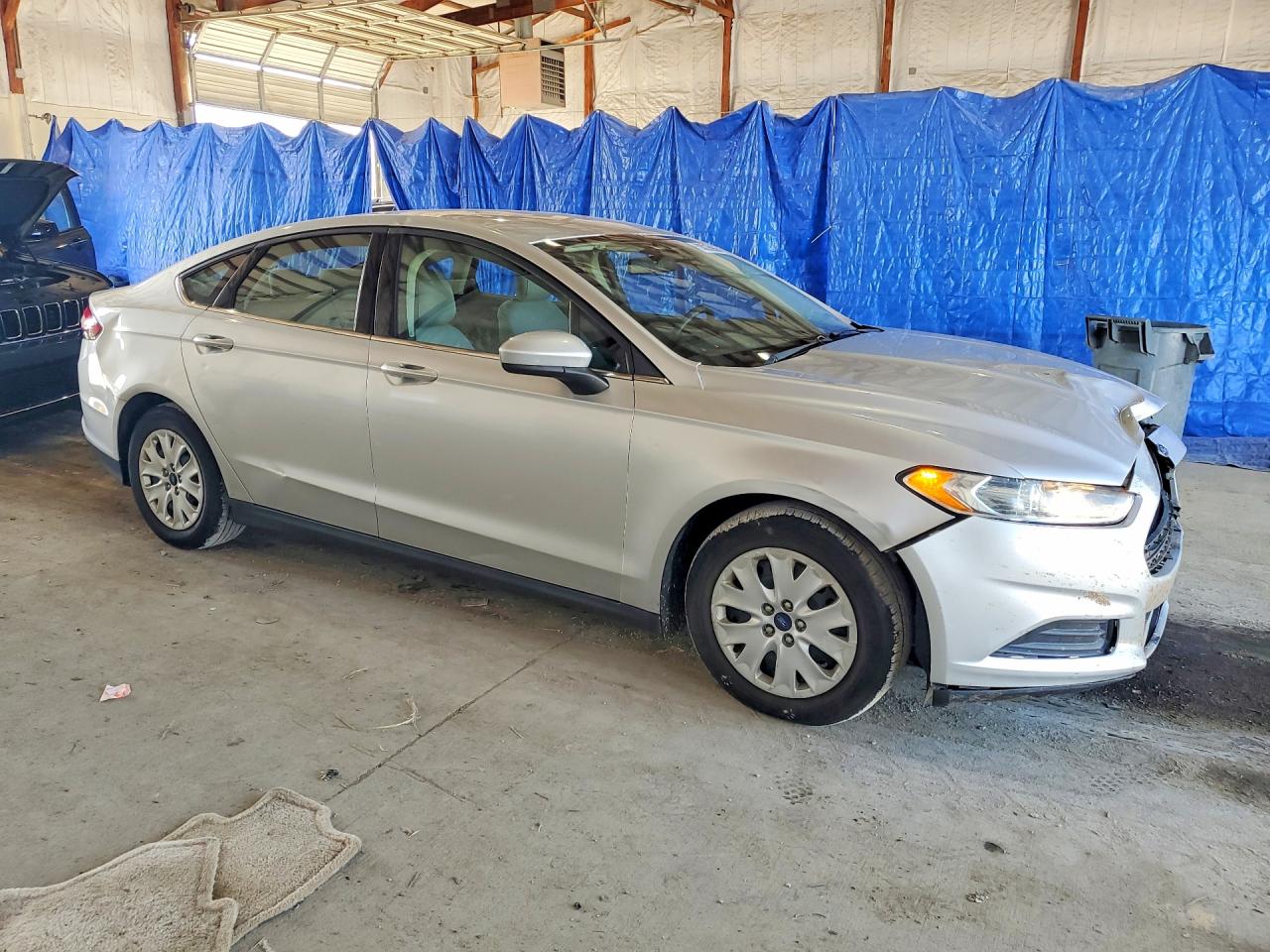 2014 Ford Fusion S Серебряный vin: 3FA6P0G77ER394764