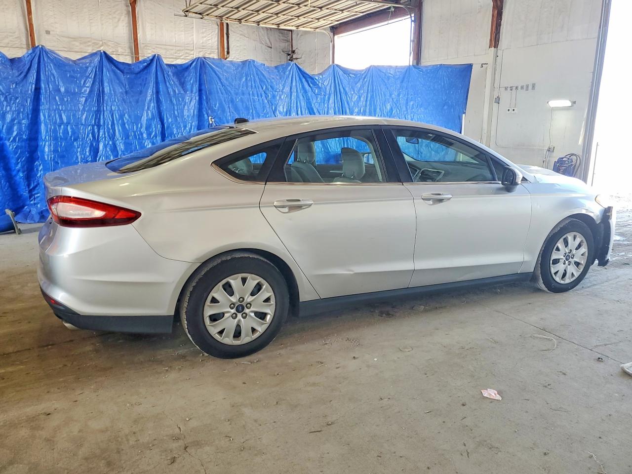 2014 Ford Fusion S Серебряный vin: 3FA6P0G77ER394764