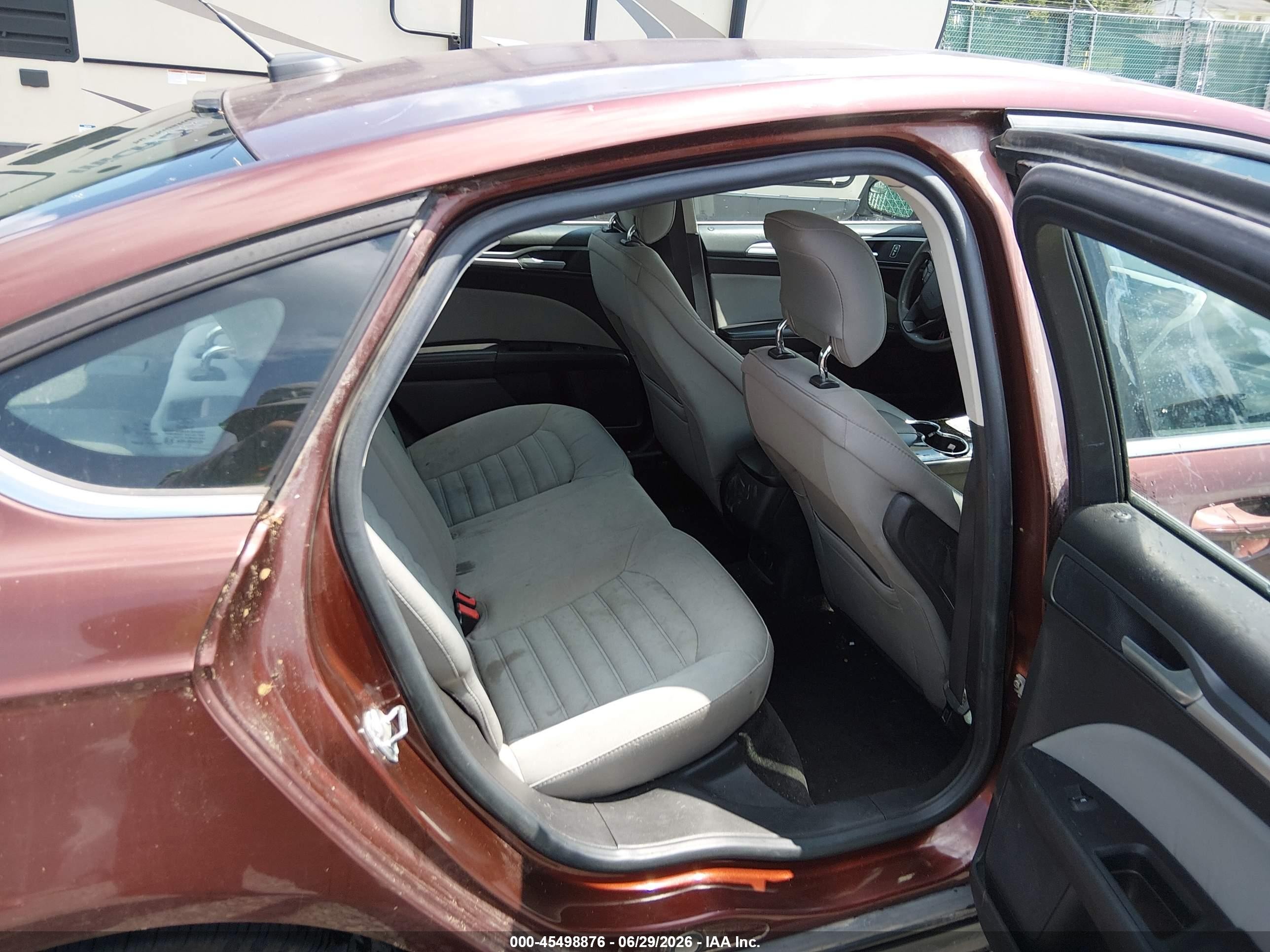2015 Ford Fusion S Burgundy vin: 3FA6P0G77FR102449