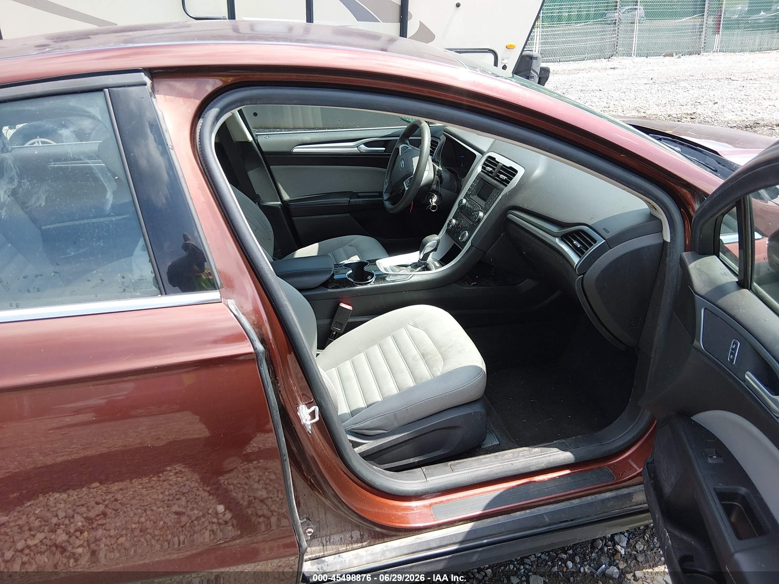 2015 Ford Fusion S Burgundy vin: 3FA6P0G77FR102449