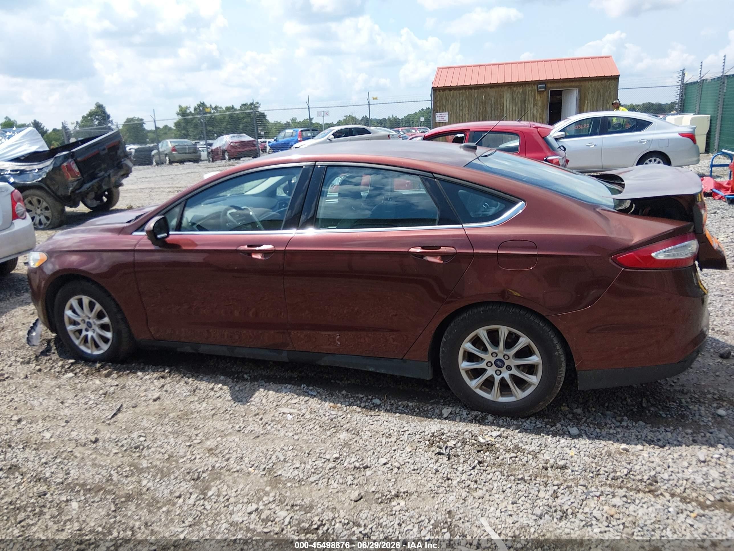 2015 Ford Fusion S Burgundy vin: 3FA6P0G77FR102449