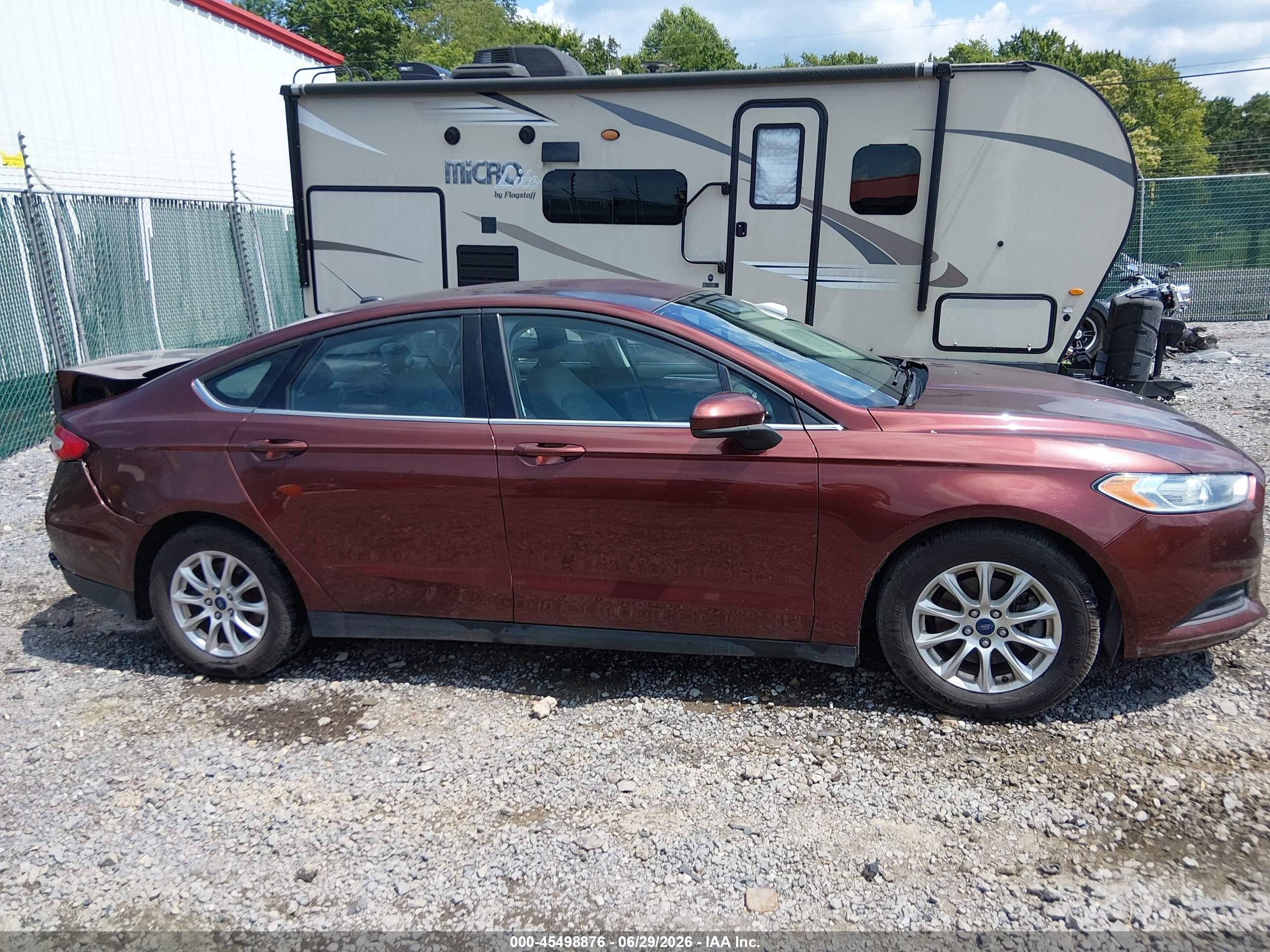 2015 Ford Fusion S Burgundy vin: 3FA6P0G77FR102449