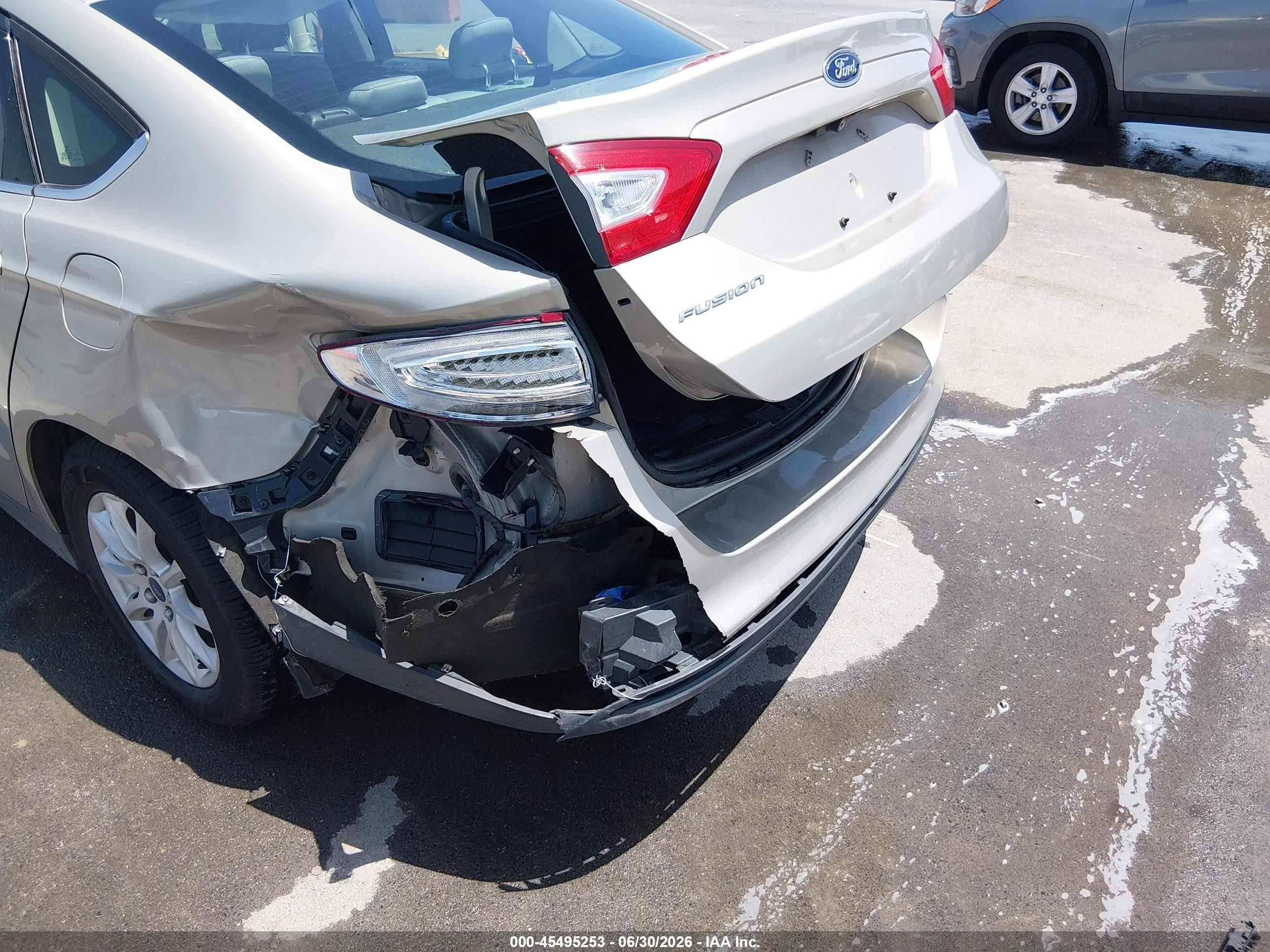 2015 Ford Fusion S Gold vin: 3FA6P0G77FR119204